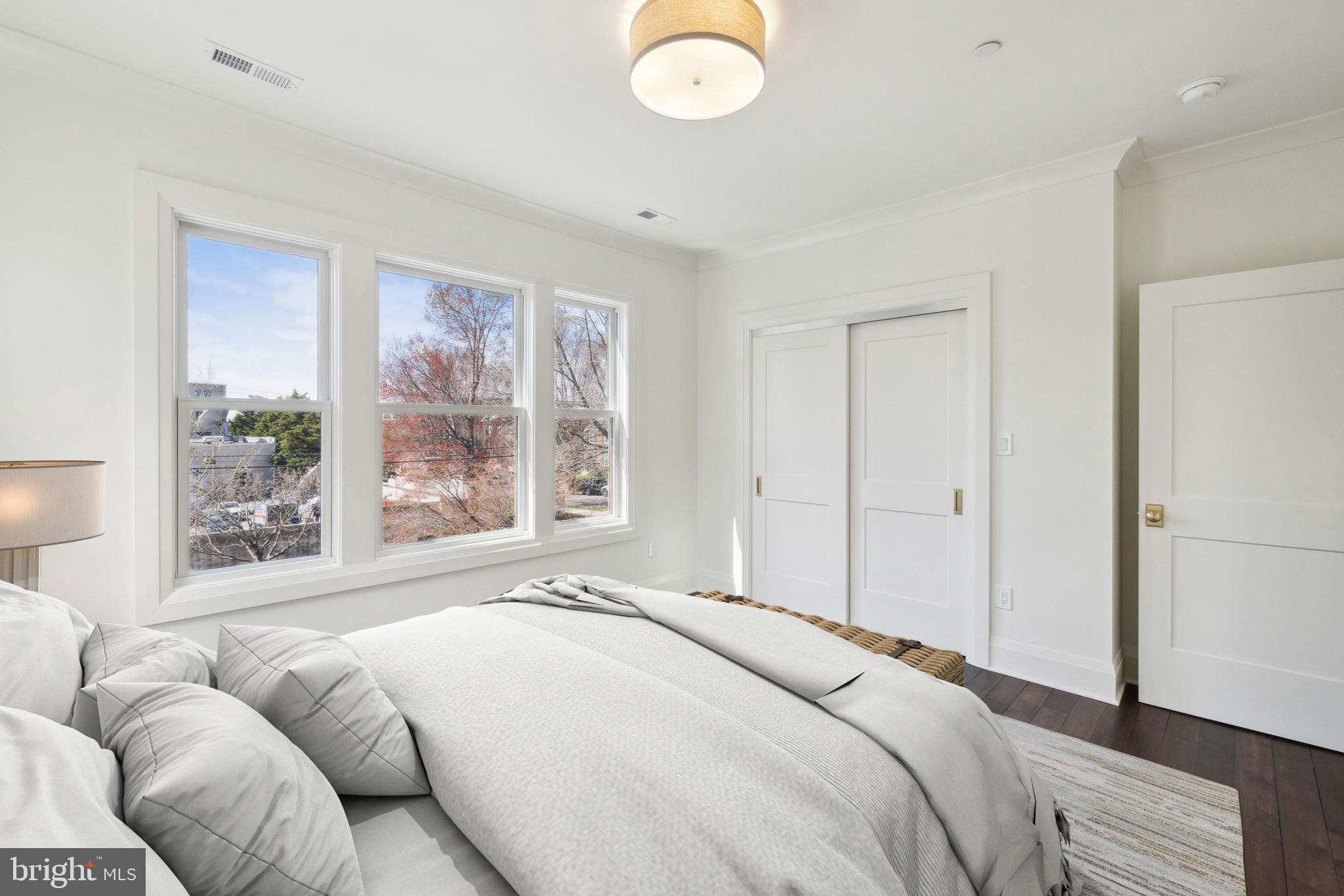 Real estate listing preview #24