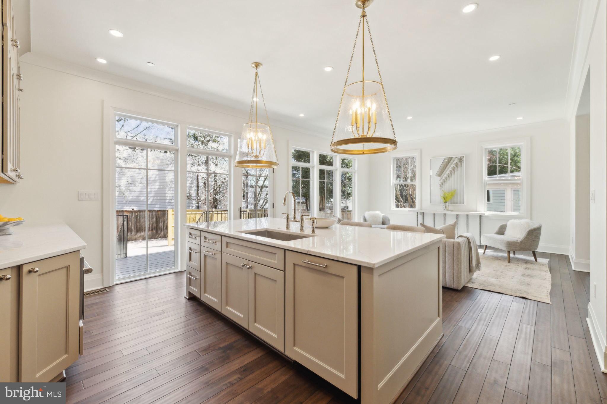 Real estate listing preview #14