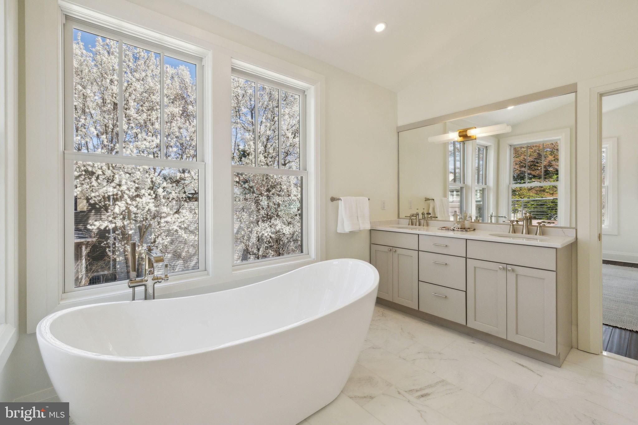 Real estate listing preview #18