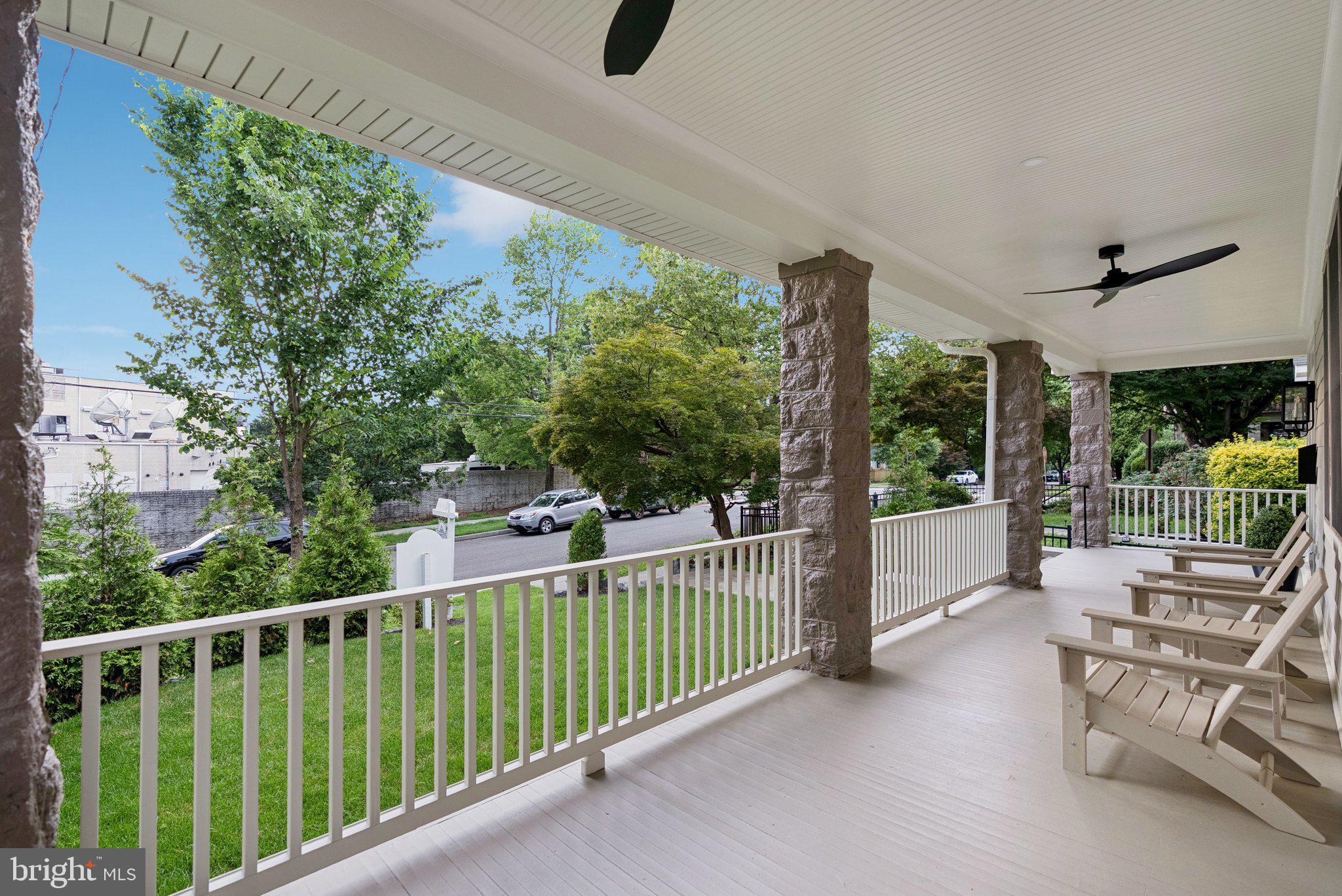 Real estate listing preview #4