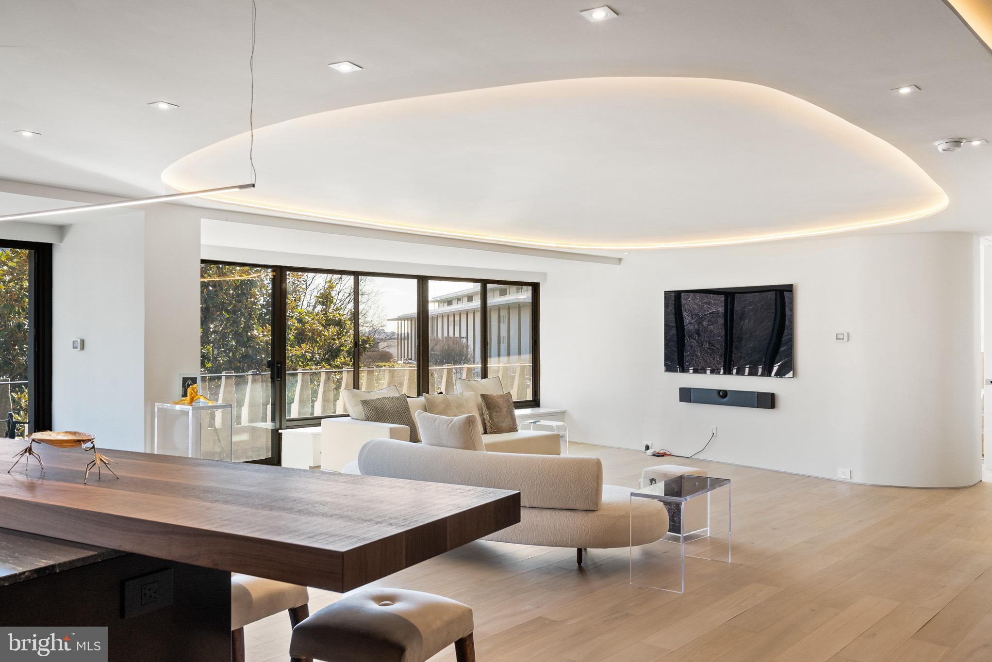 Real estate listing preview #14