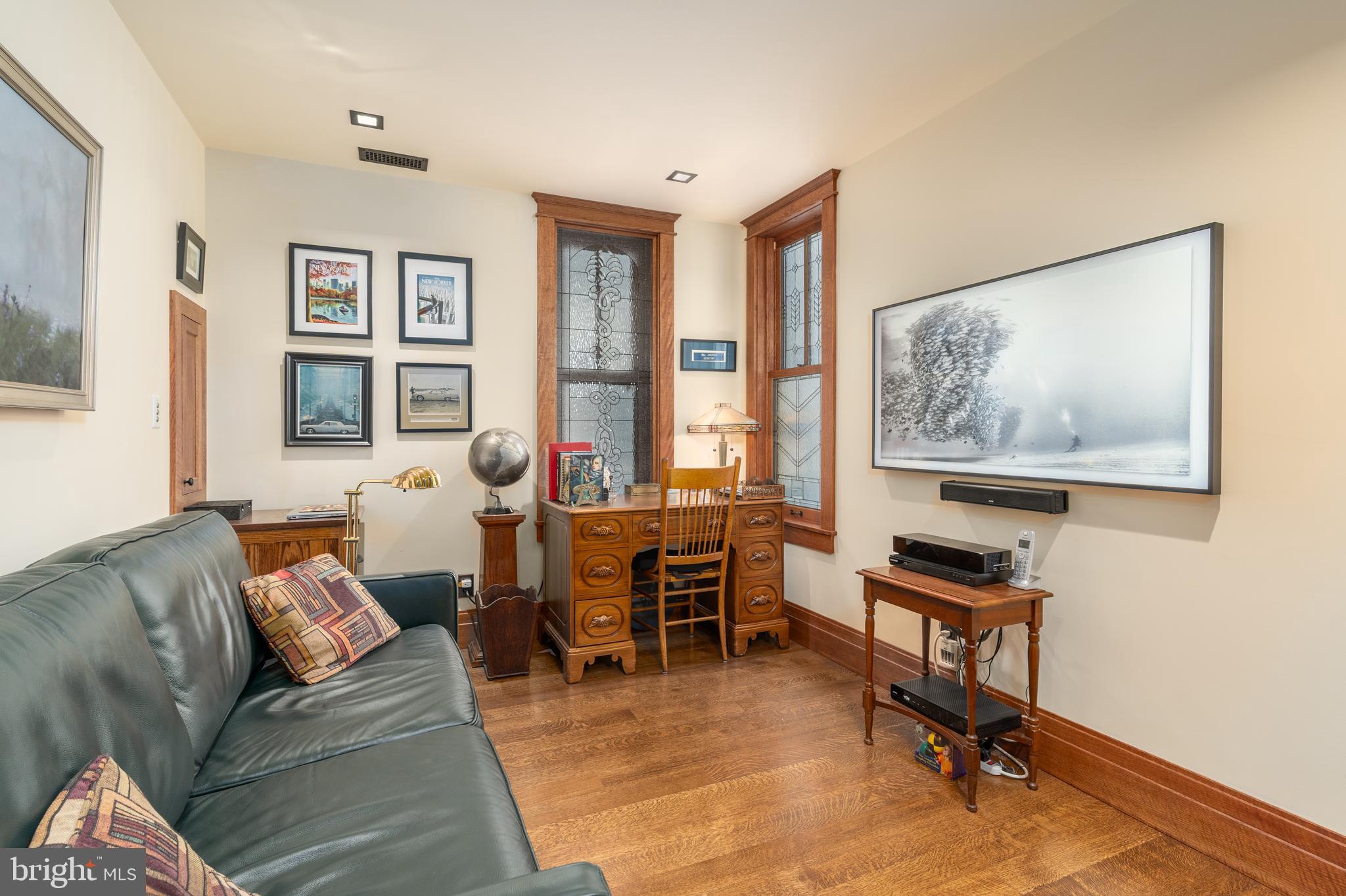 Real estate listing preview #8