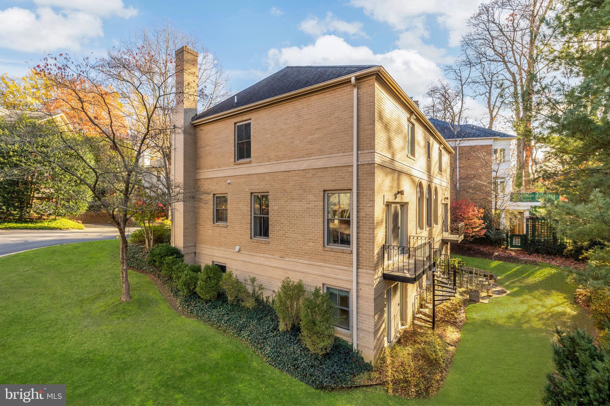 Real estate listing preview #16