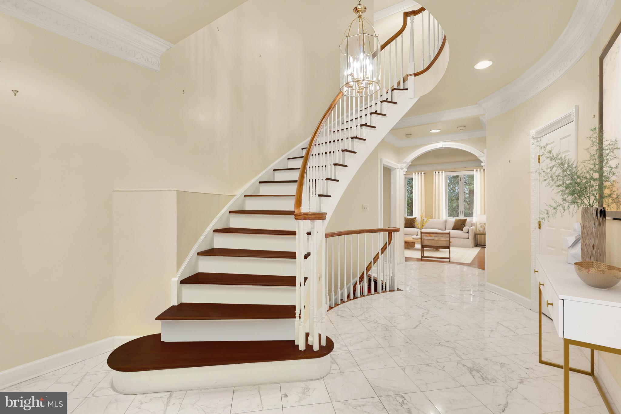 Real estate listing preview #1