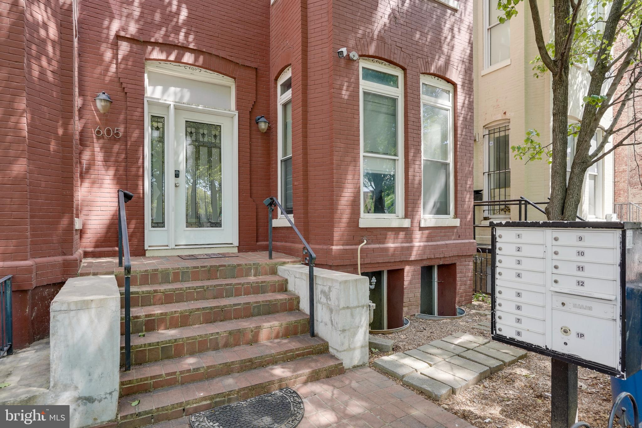 Real estate listing preview #5