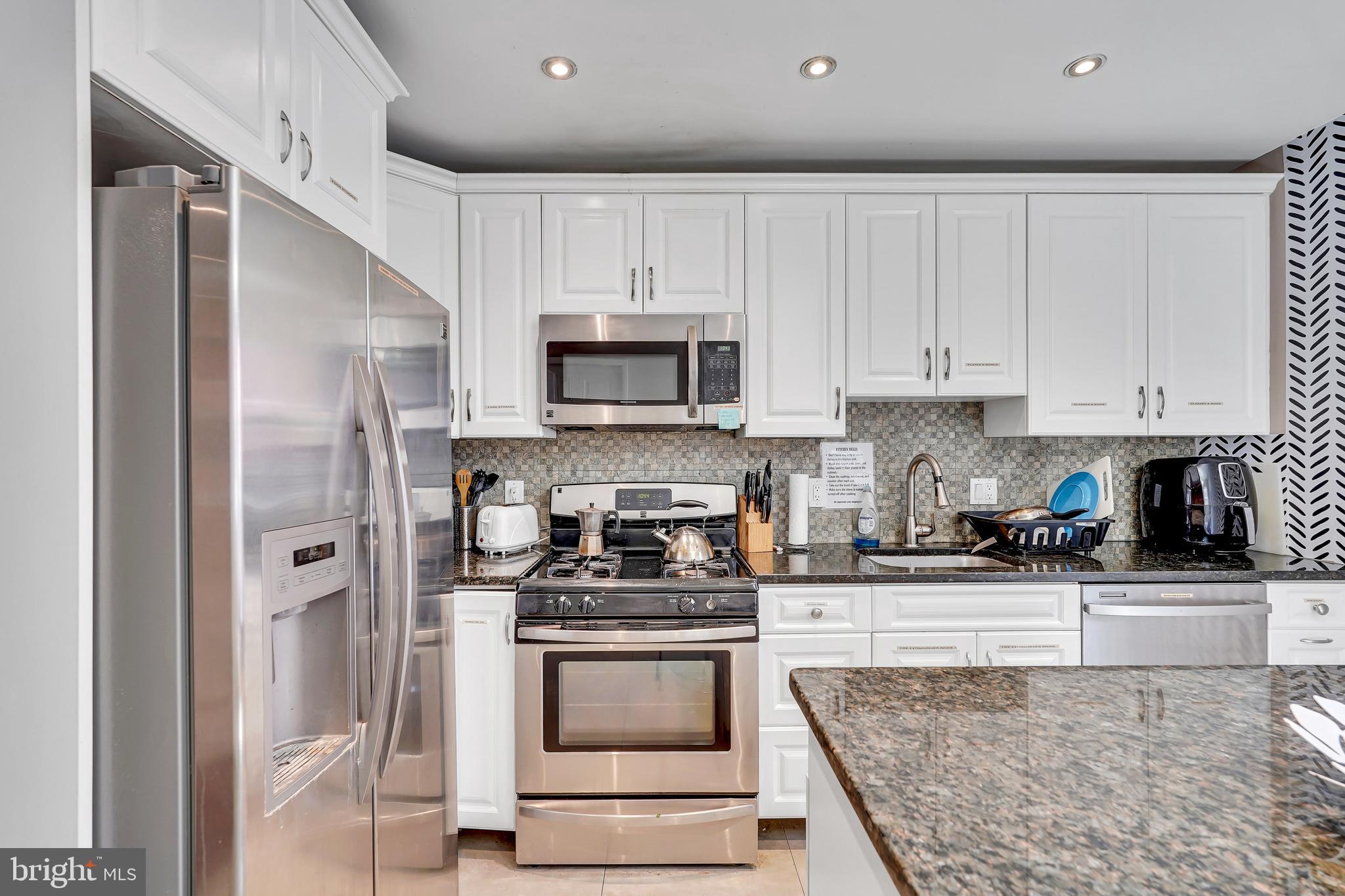 Real estate listing preview #16