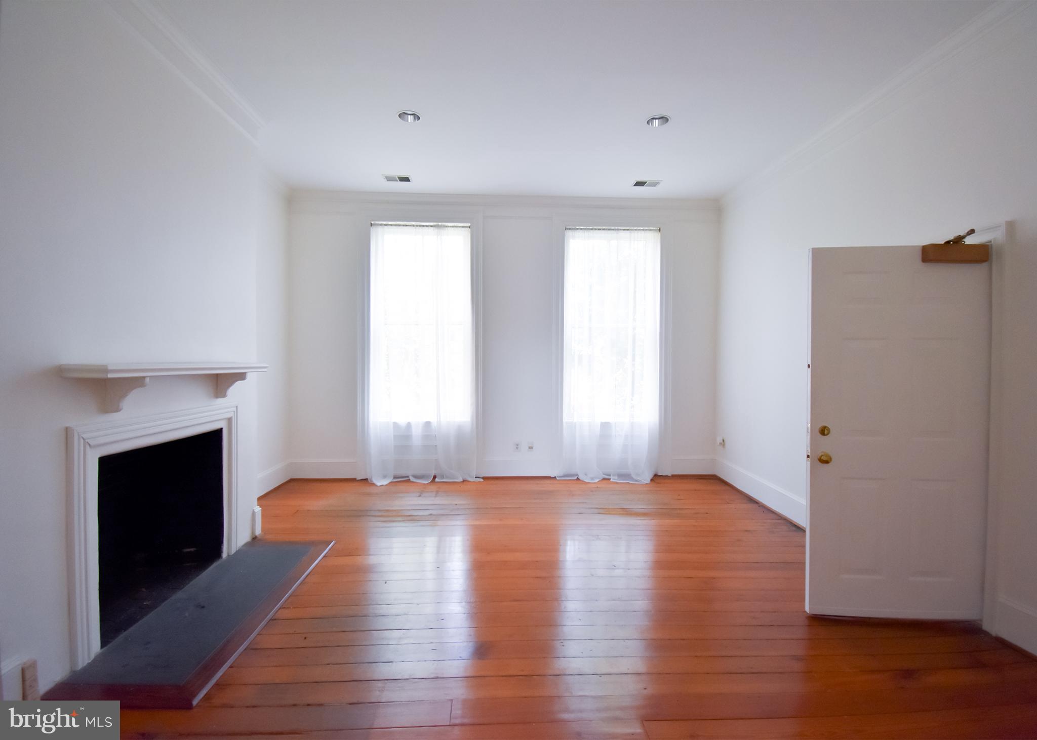 Real estate listing preview #4