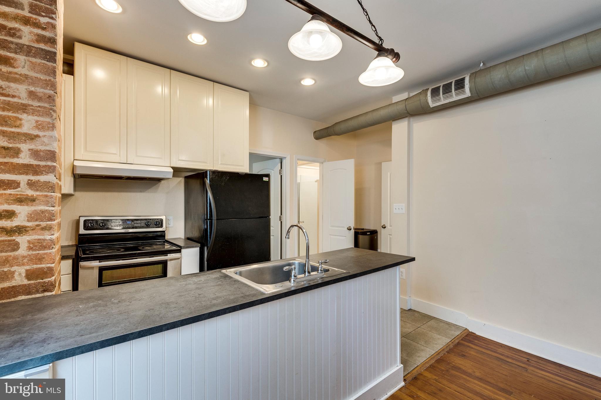 Real estate listing preview #12