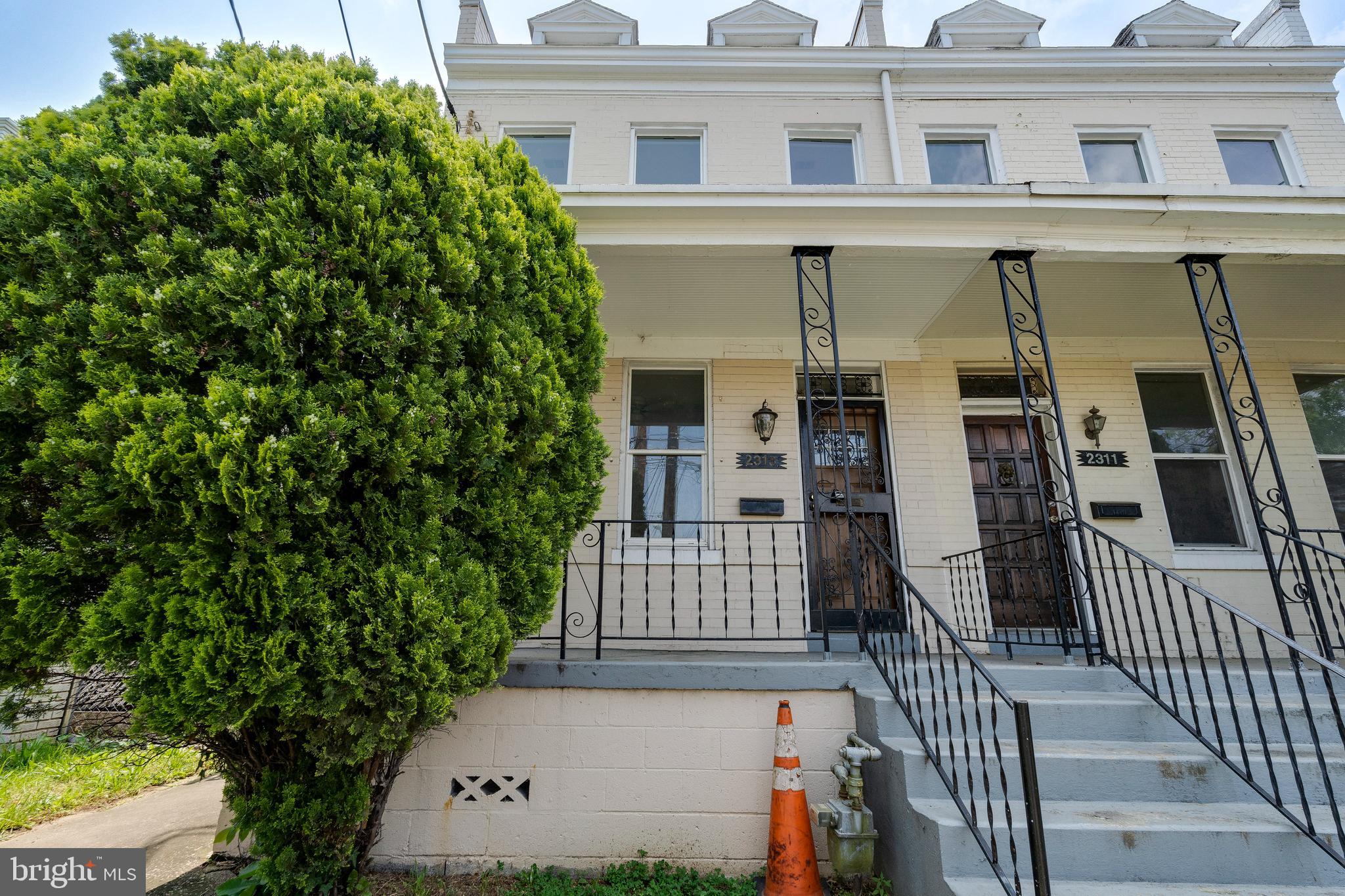 Real estate listing preview #2