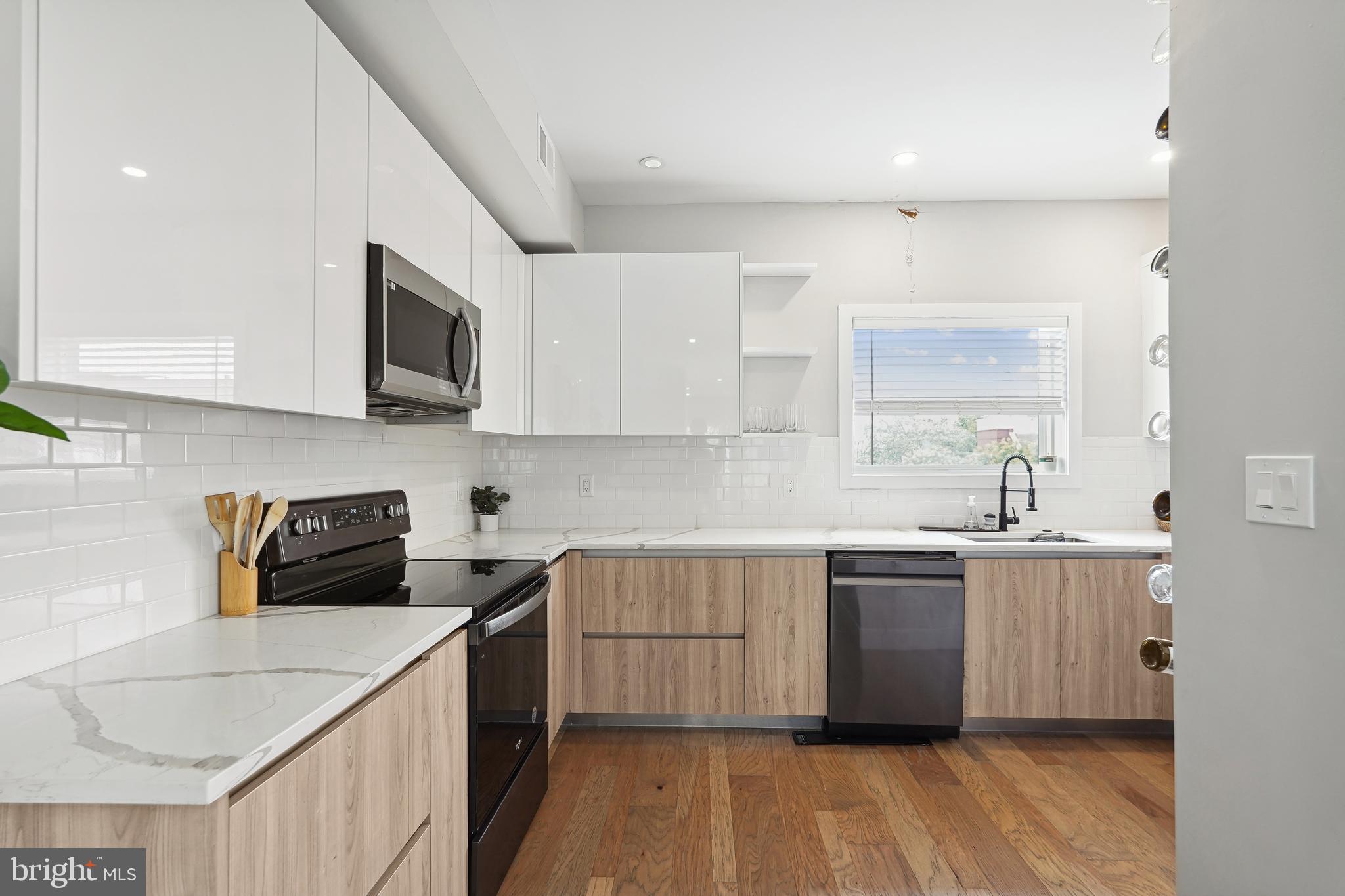 Real estate listing preview #4