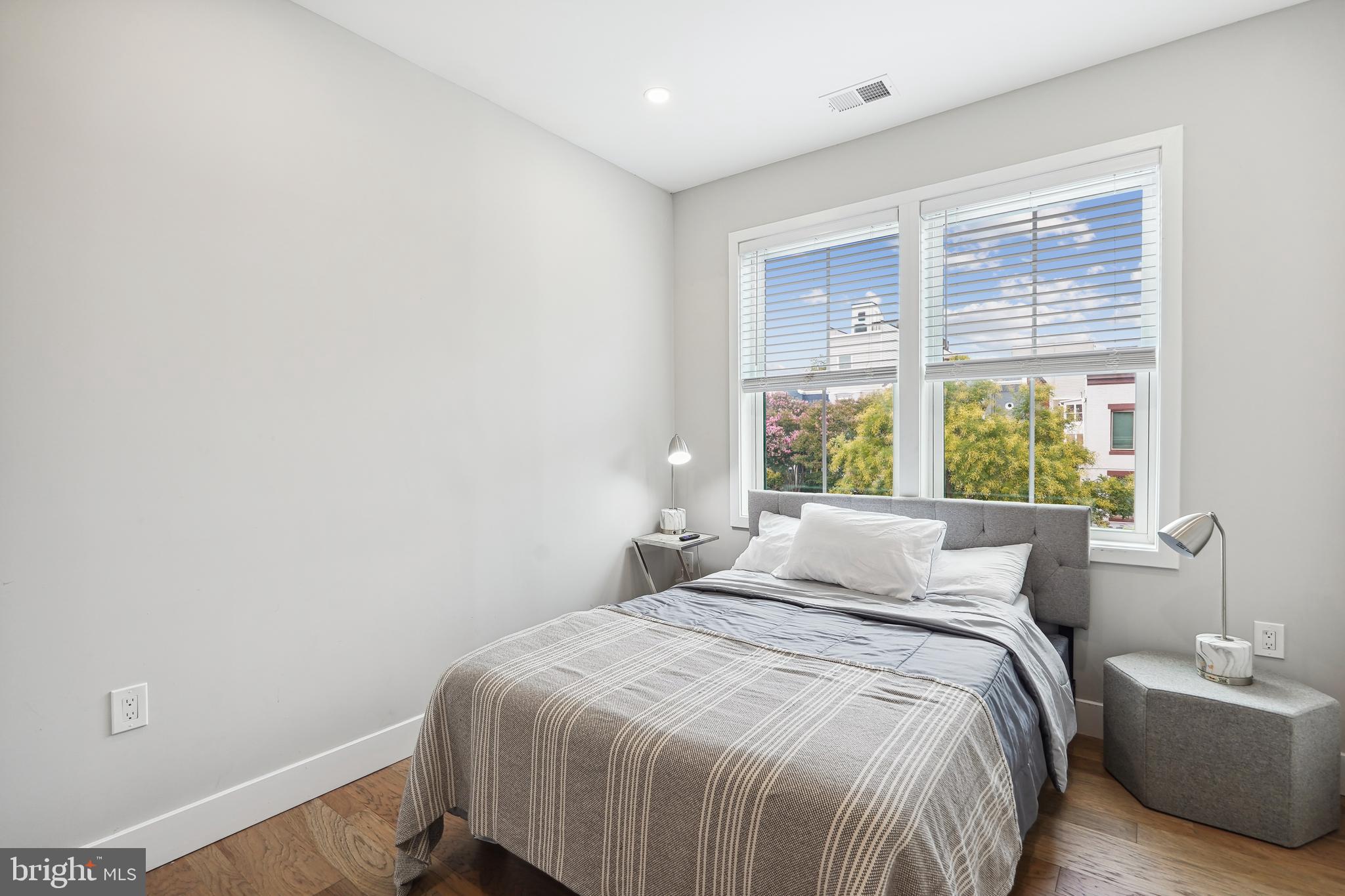 Real estate listing preview #22