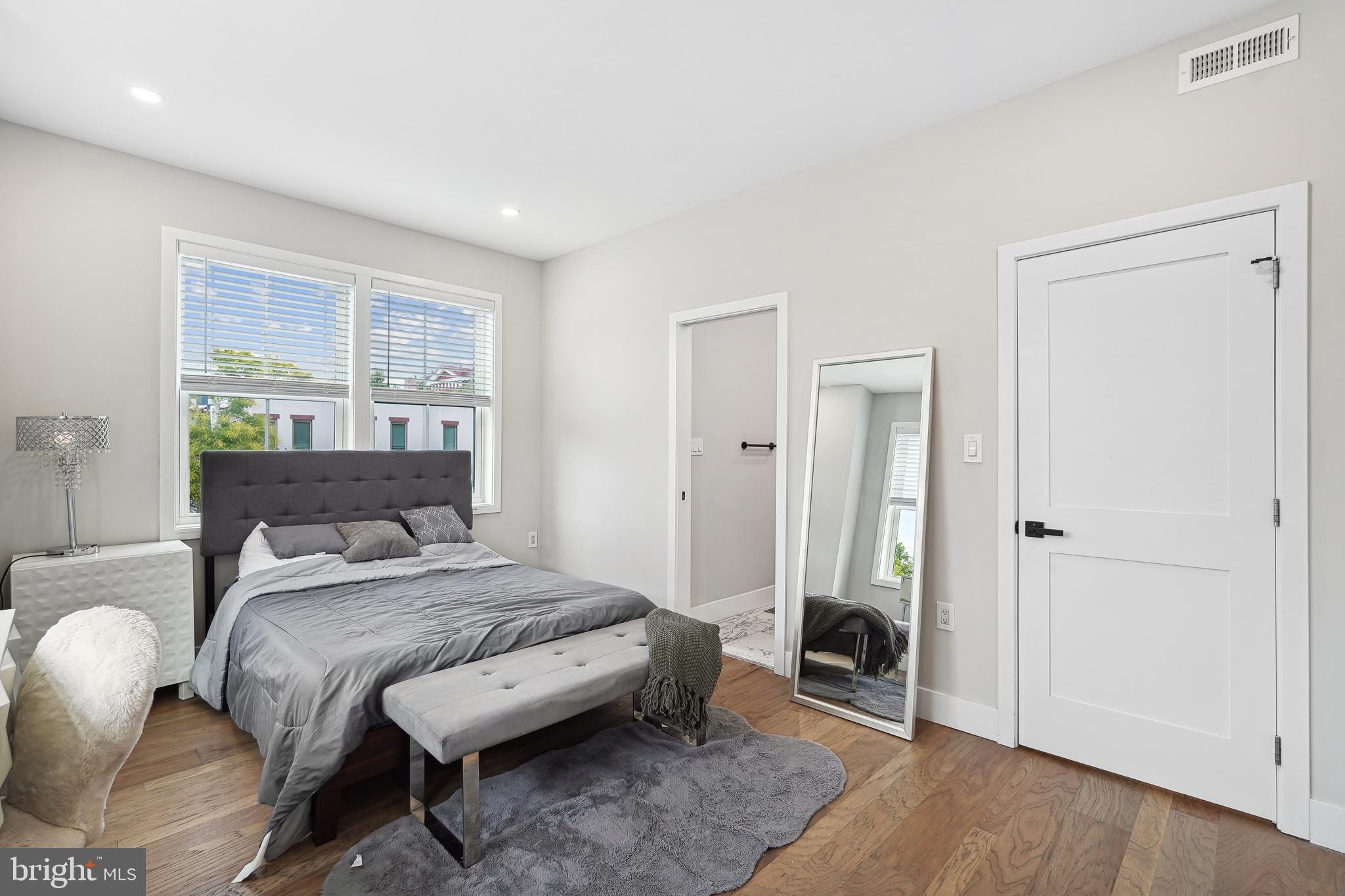 Real estate listing preview #17