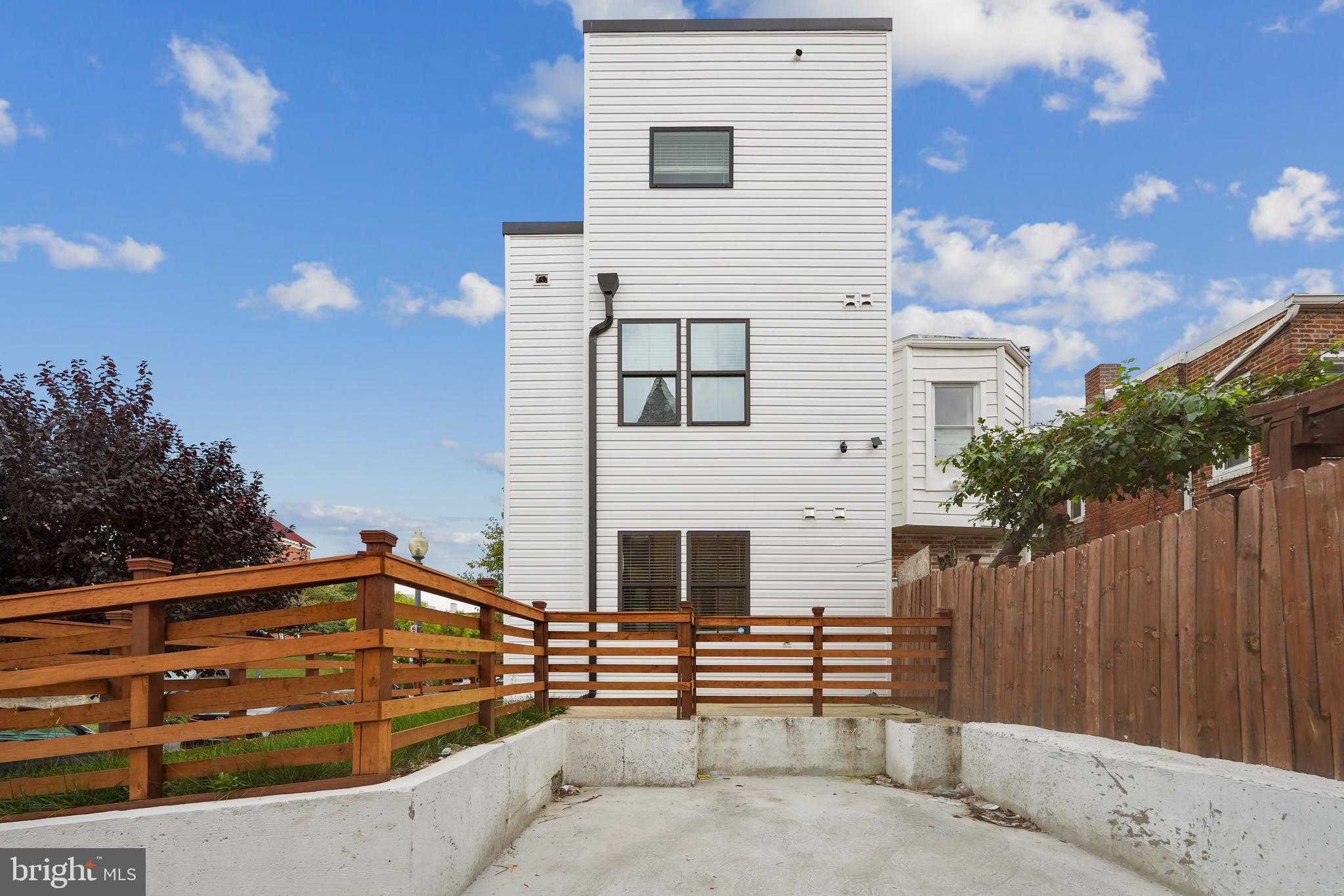 Real estate listing preview #42