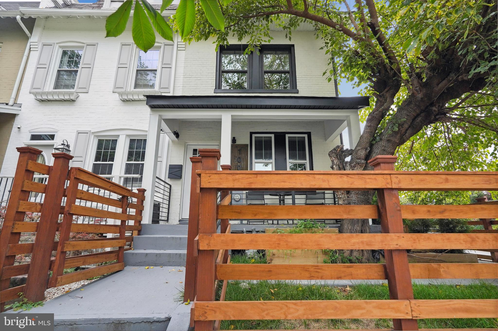 Real estate listing preview #3