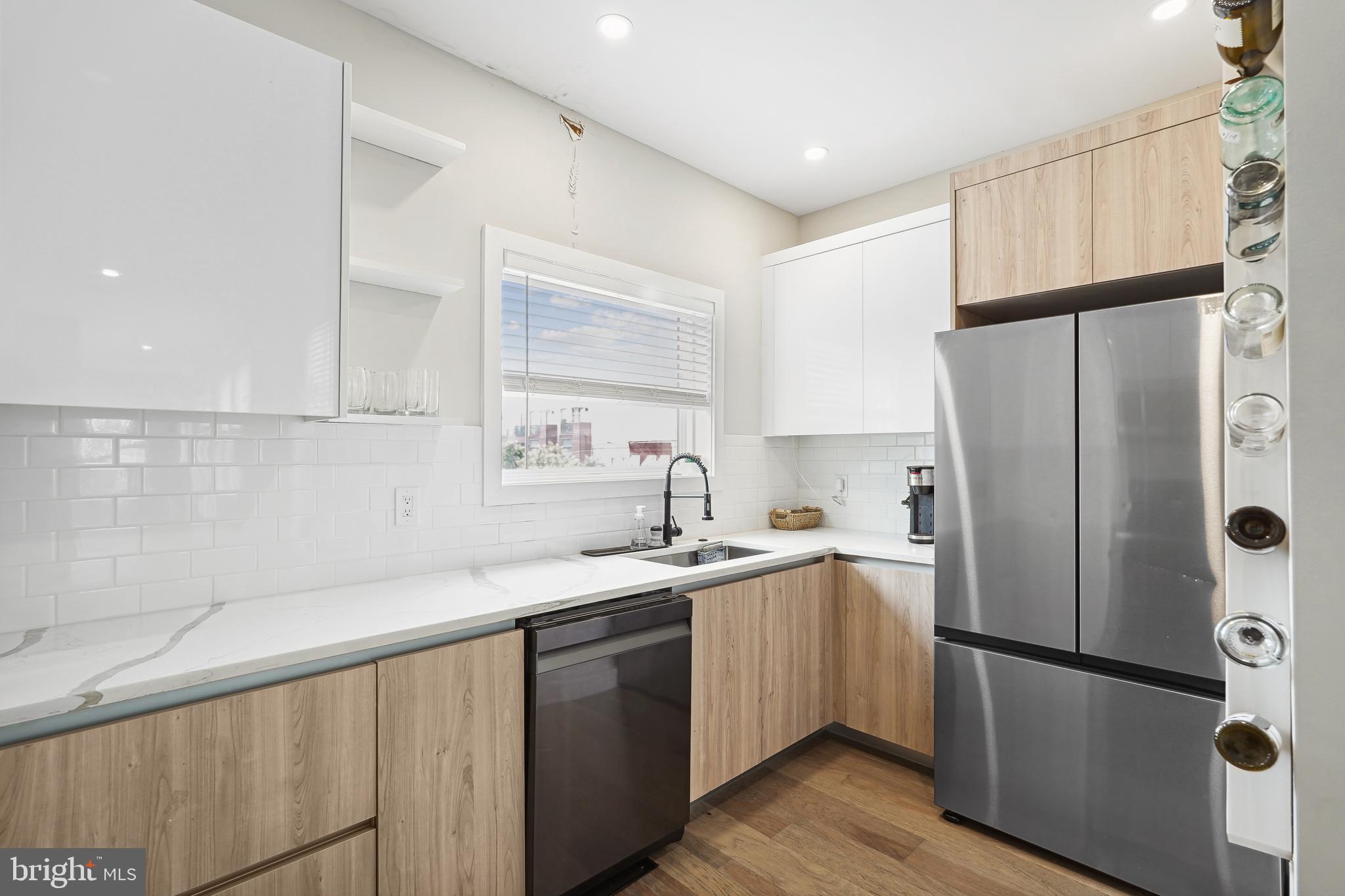 Real estate listing preview #6