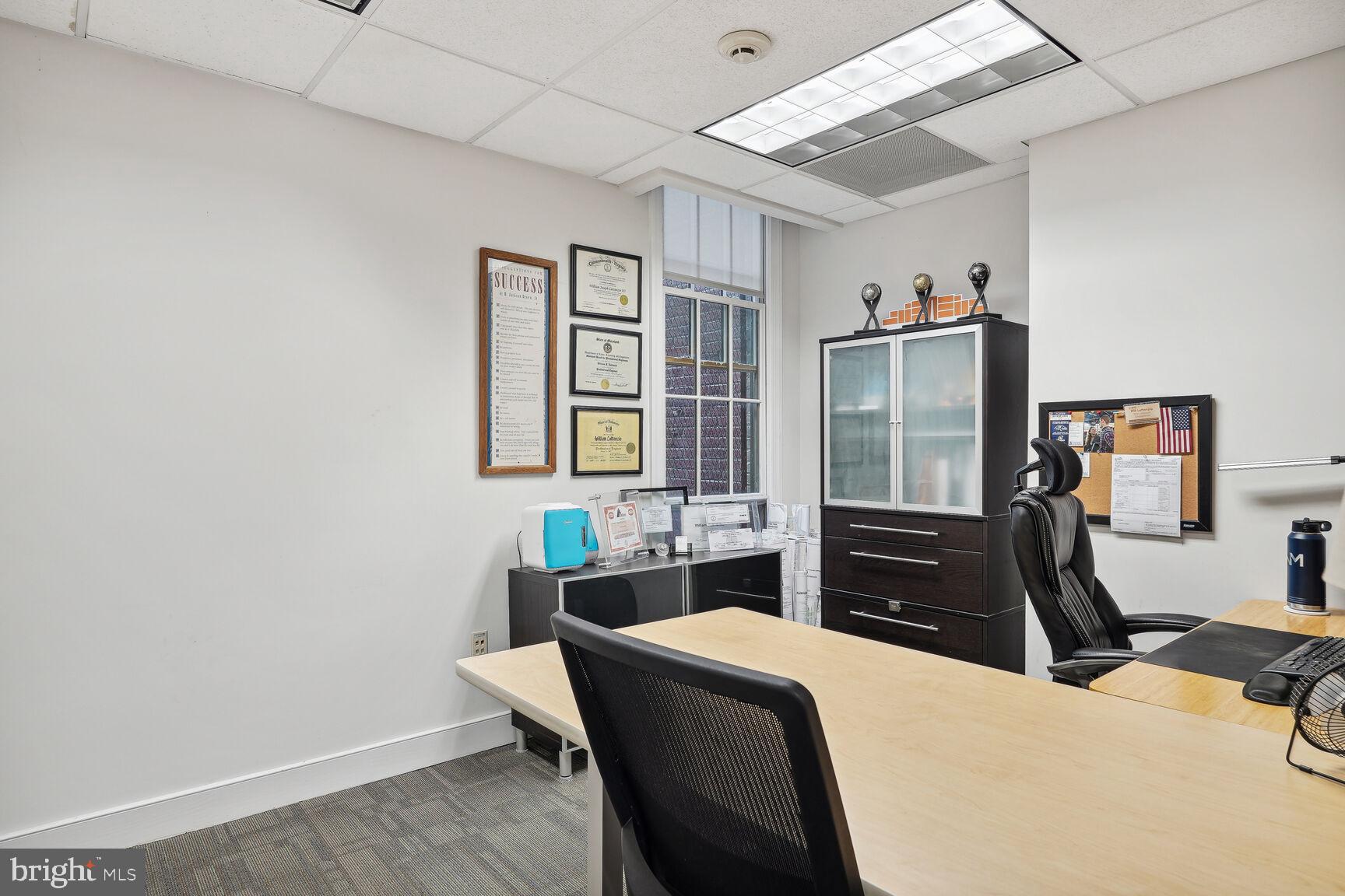 Real estate listing preview #8