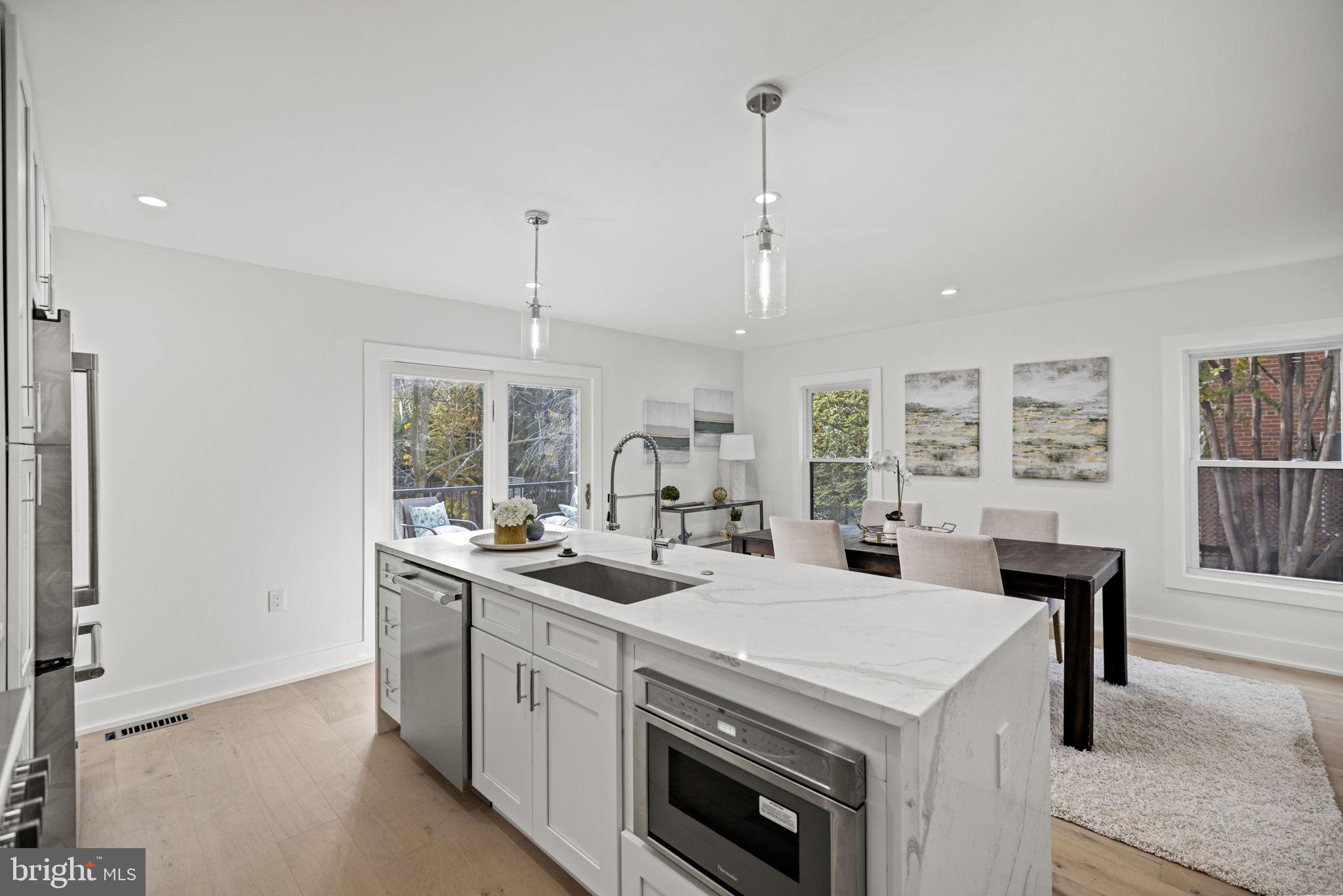 Real estate listing preview #14