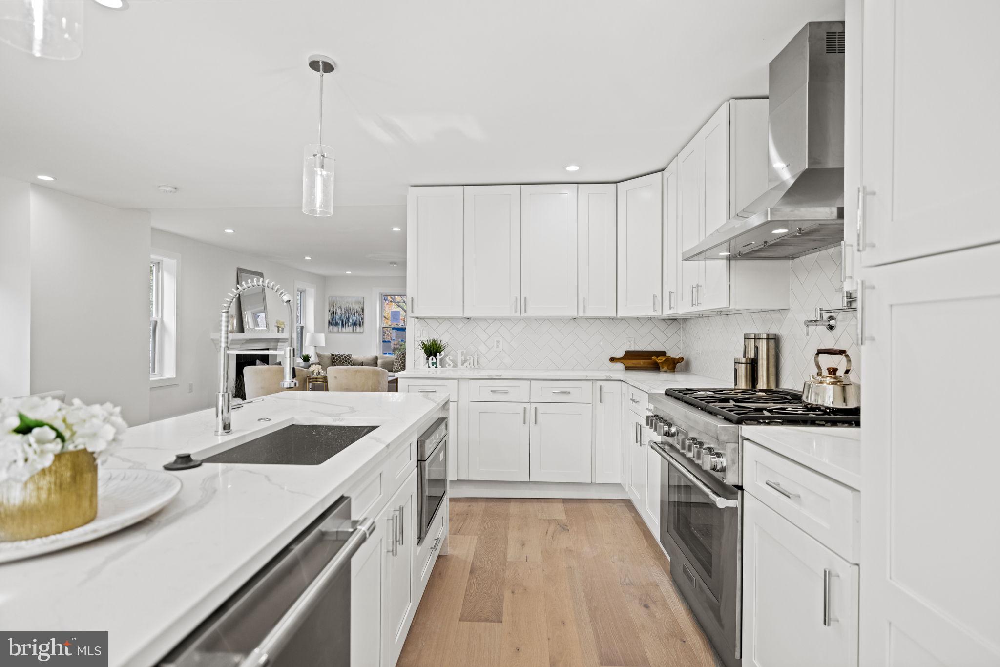 Real estate listing preview #15