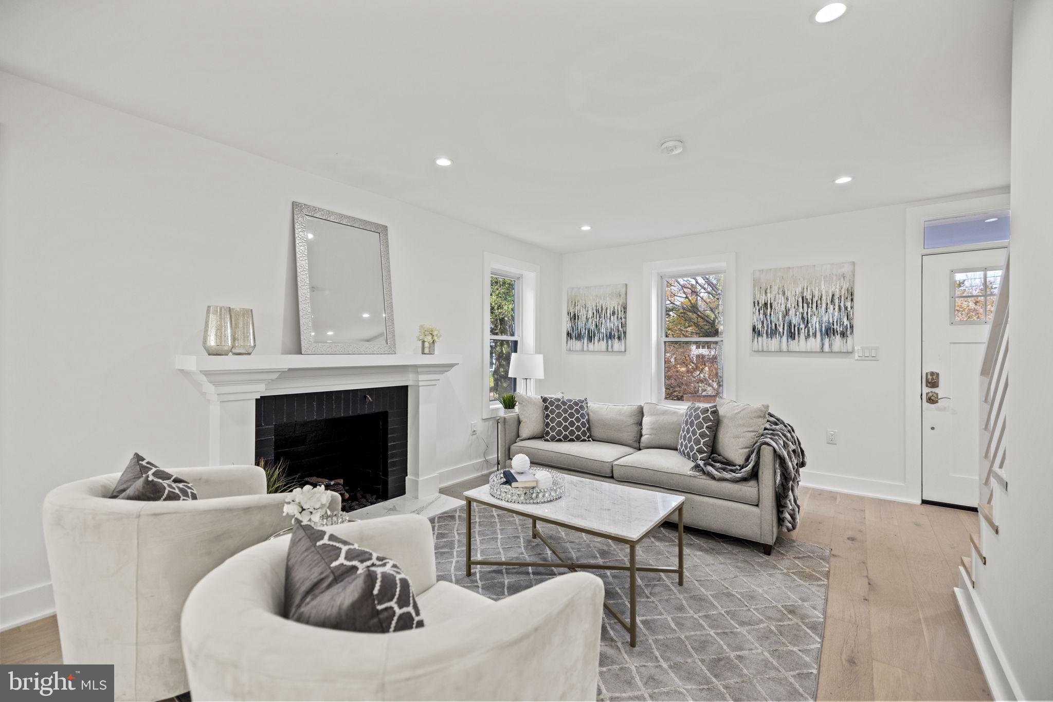 Real estate listing preview #6