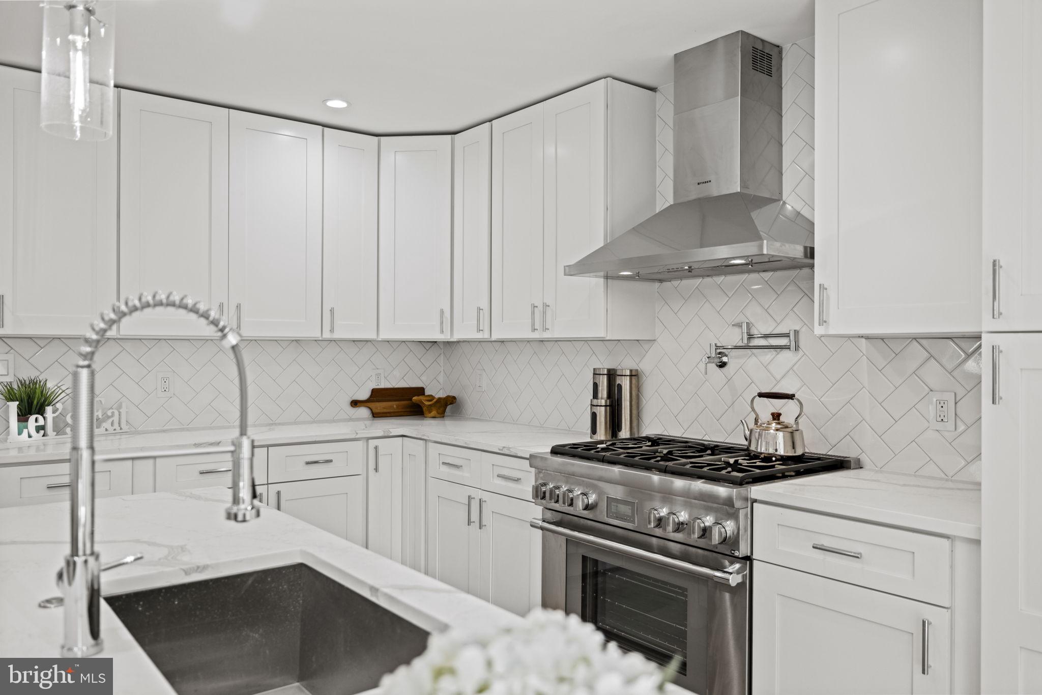 Real estate listing preview #12