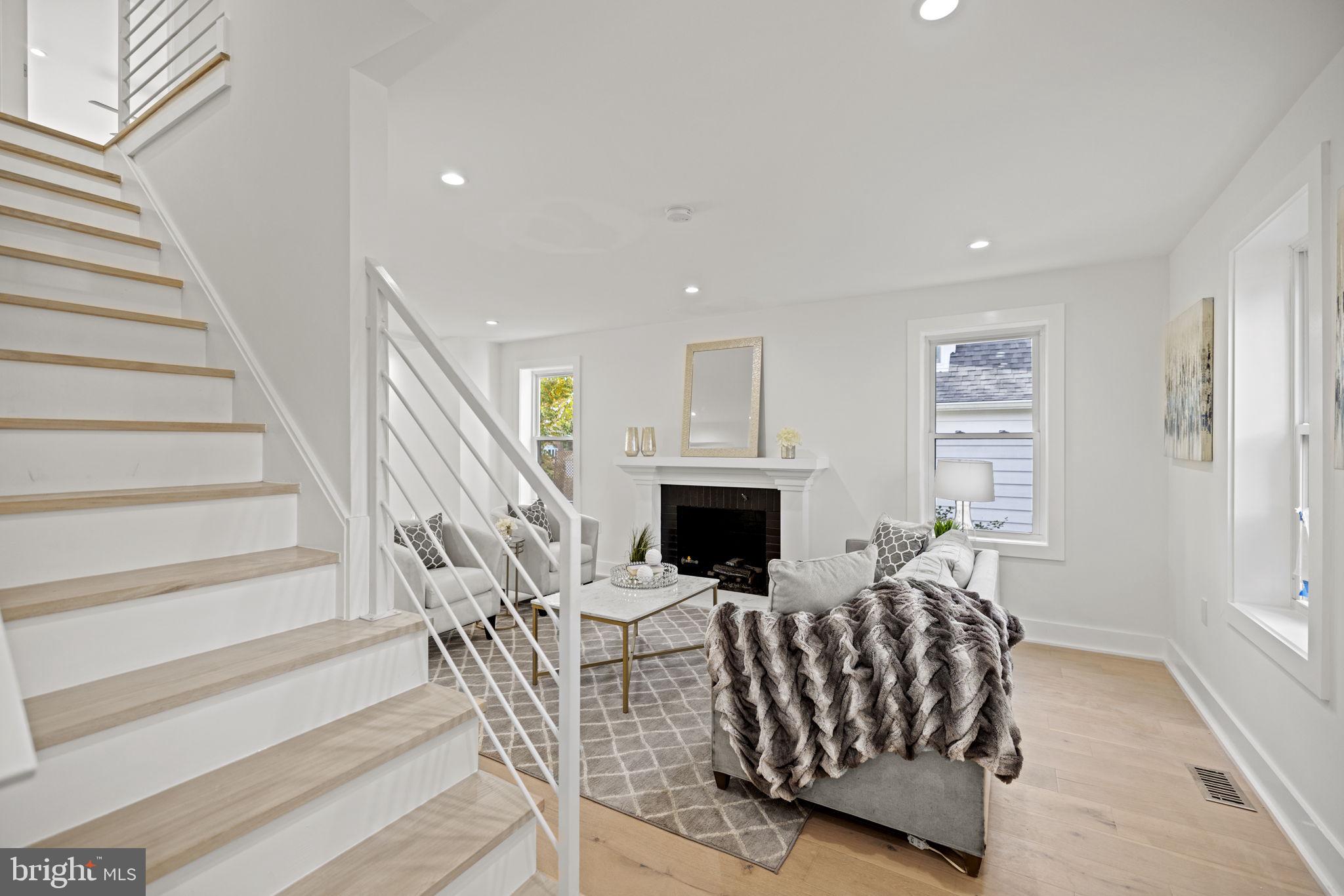 Real estate listing preview #3