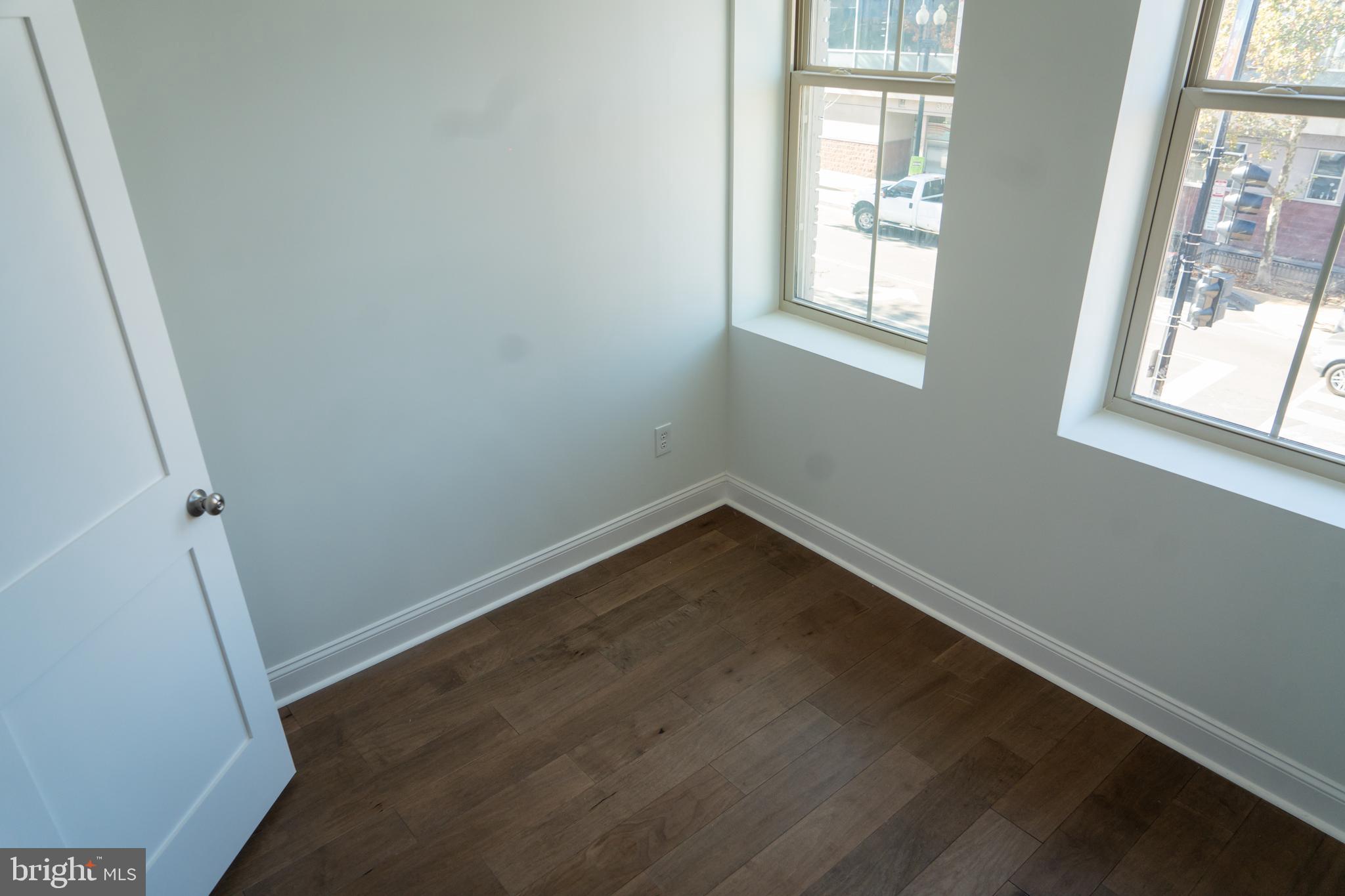 Real estate listing preview #24