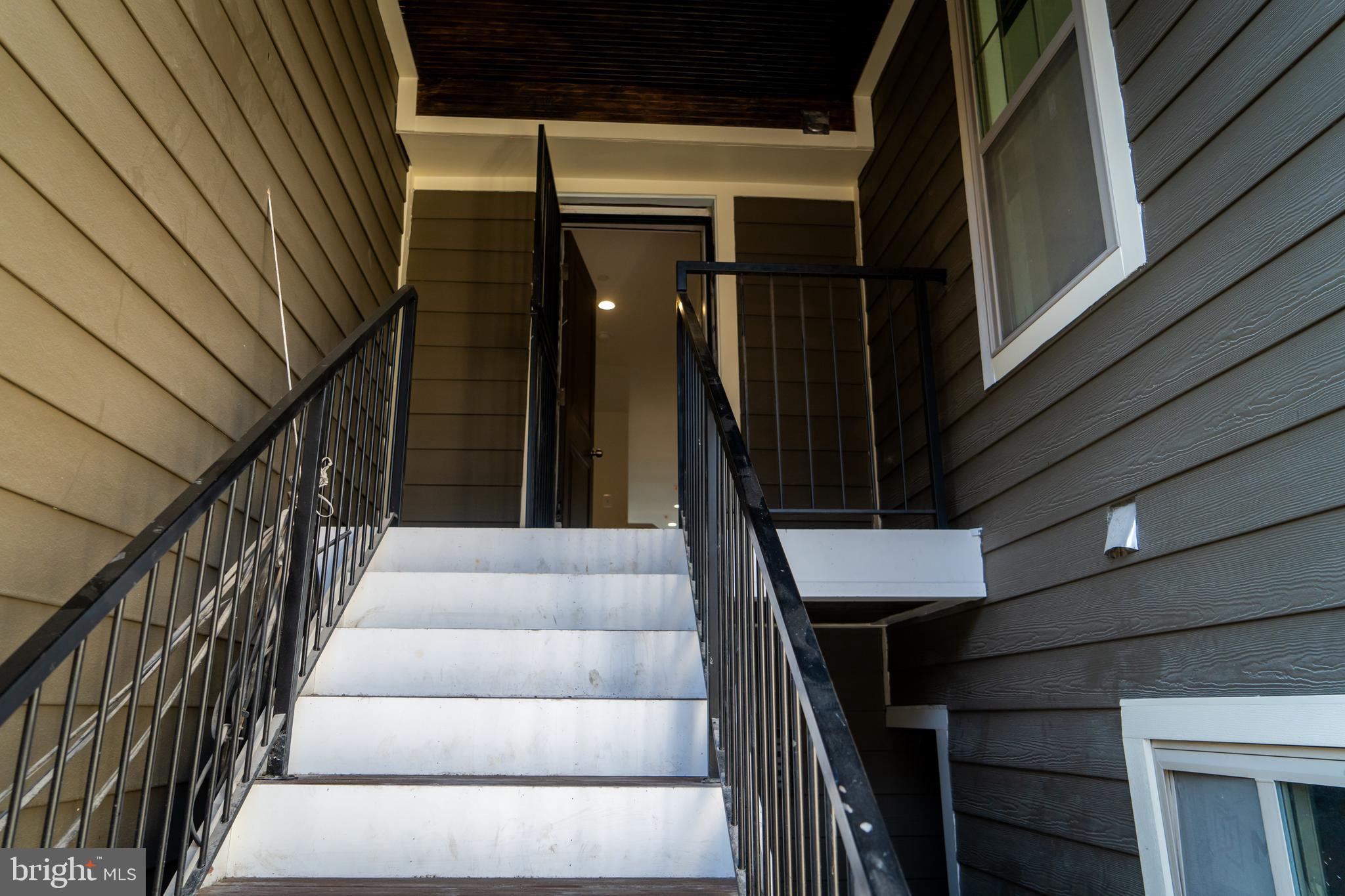 Real estate listing preview #9