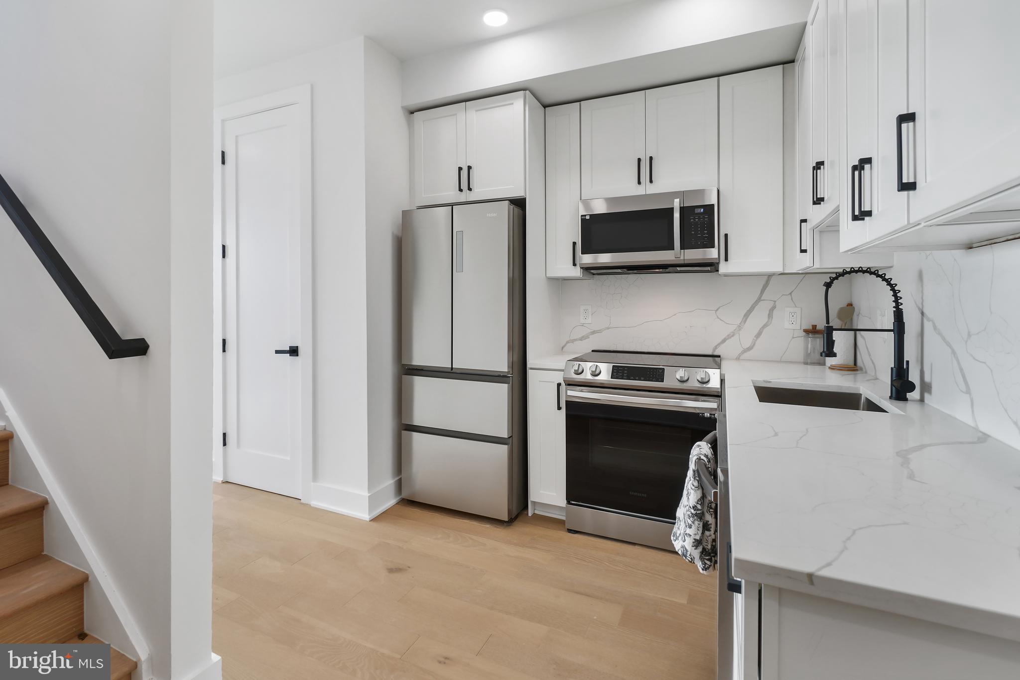 Real estate listing preview #7