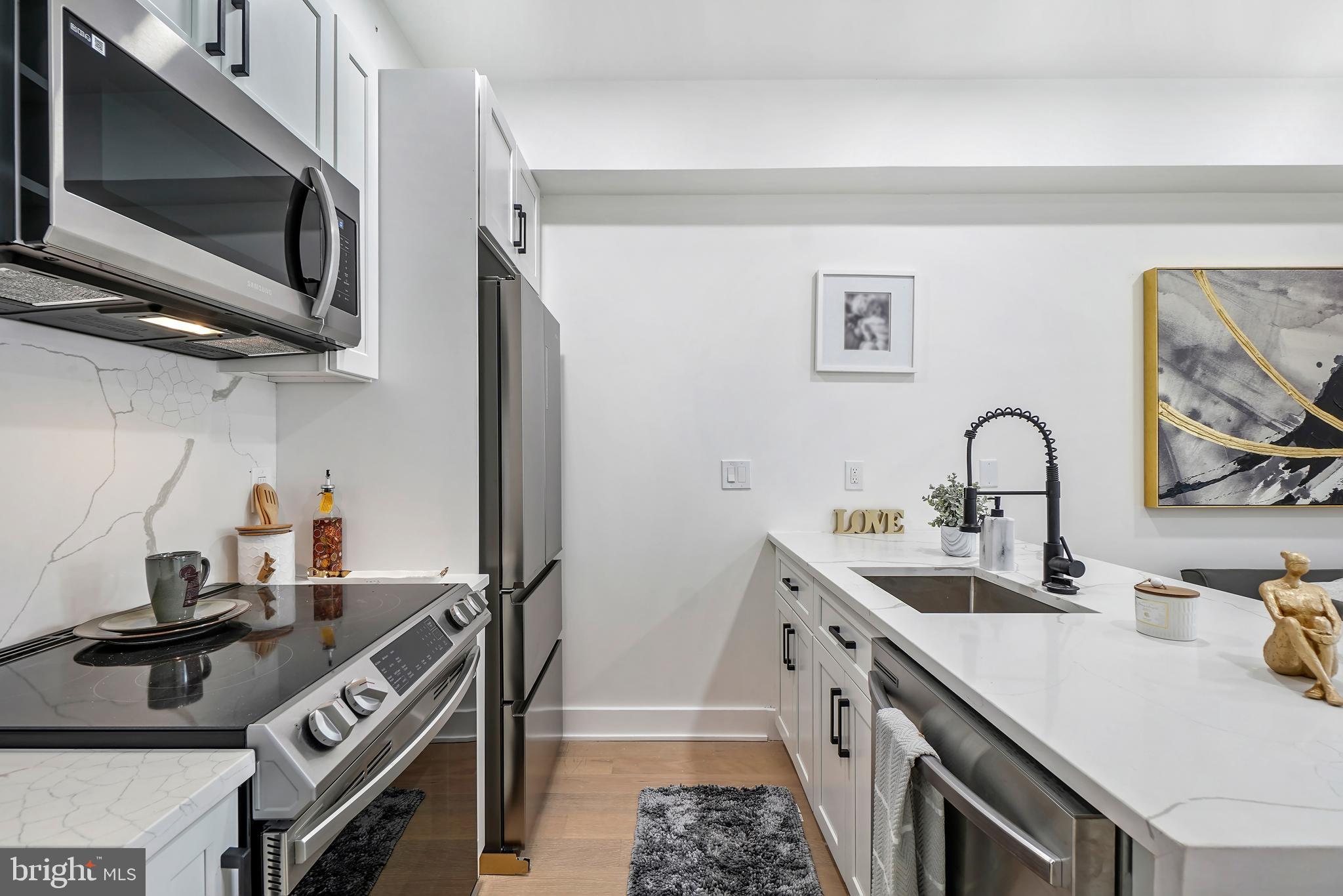 Real estate listing preview #6