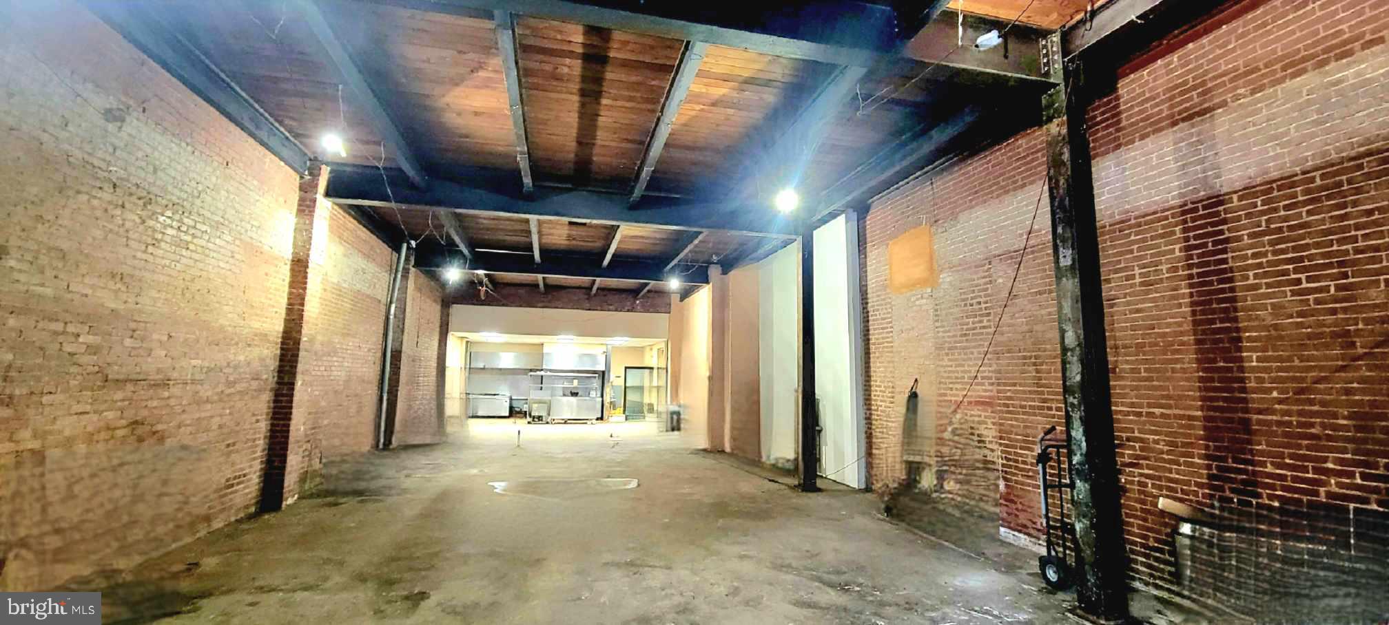 Real estate listing preview #2