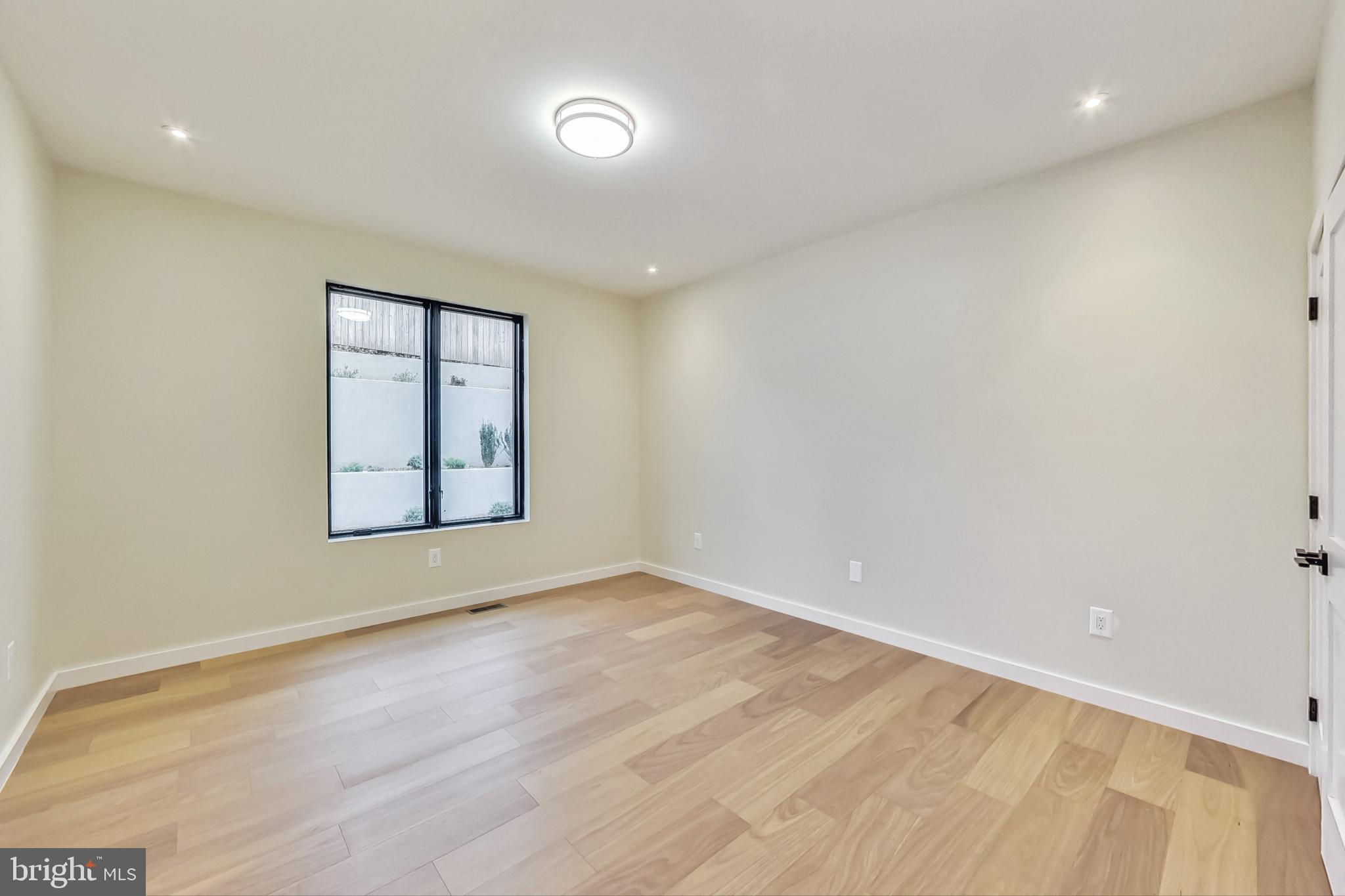 Real estate listing preview #28