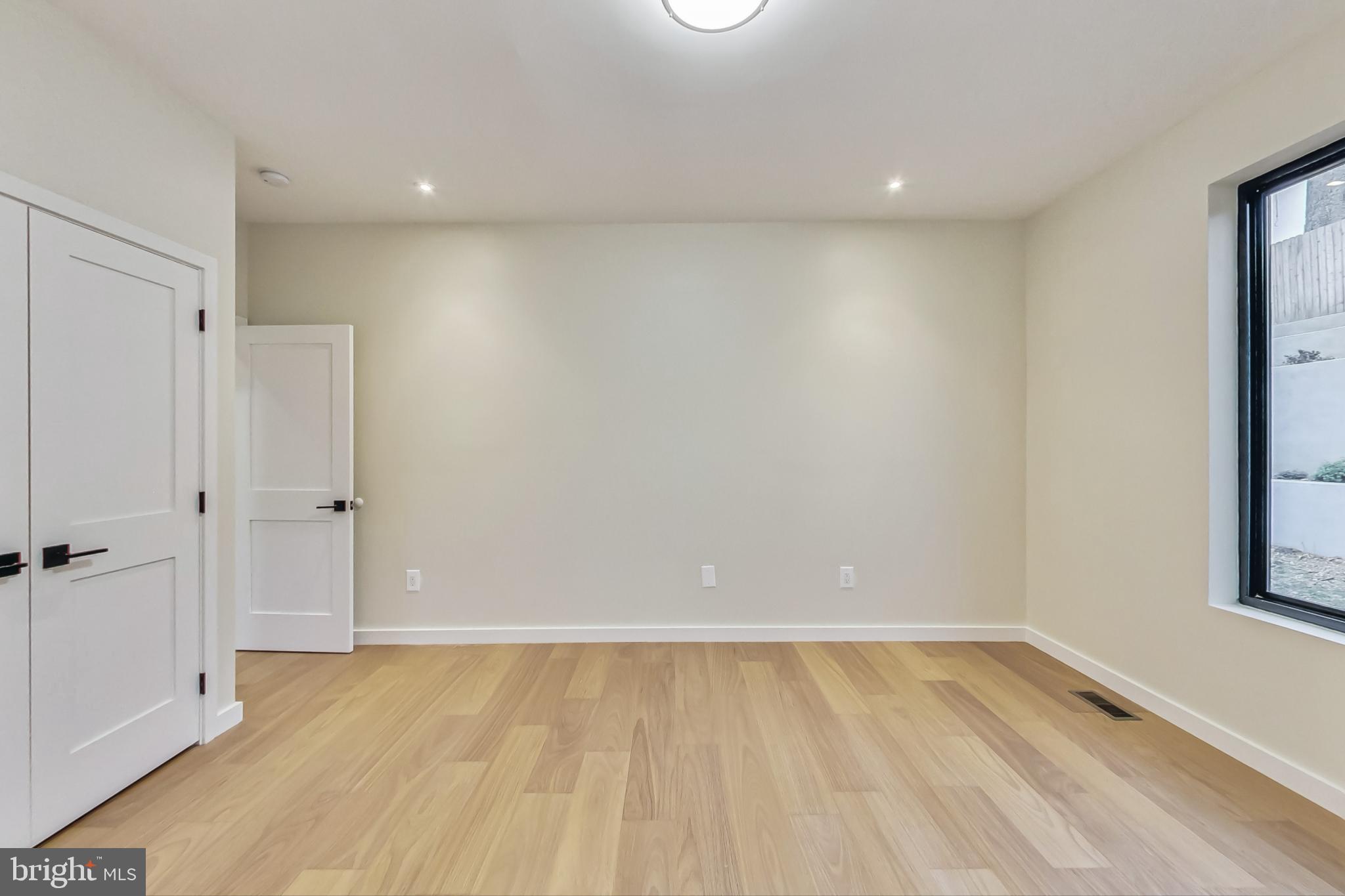 Real estate listing preview #32