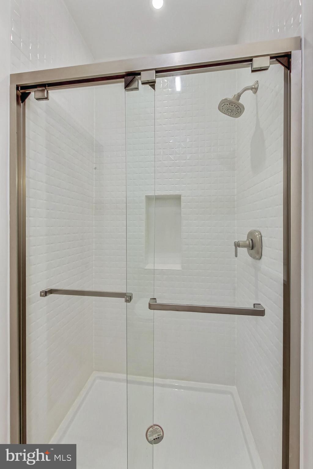 Real estate listing preview #35