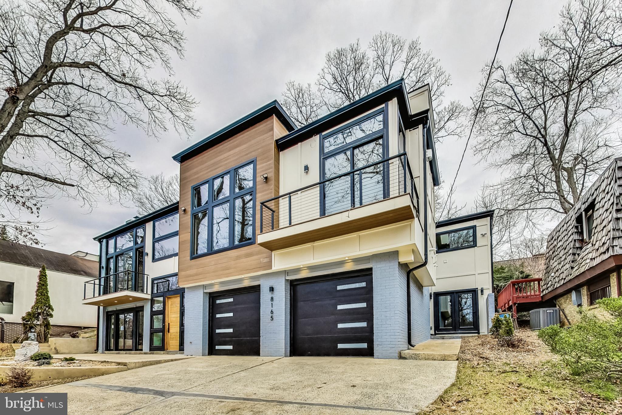 Real estate listing preview #4