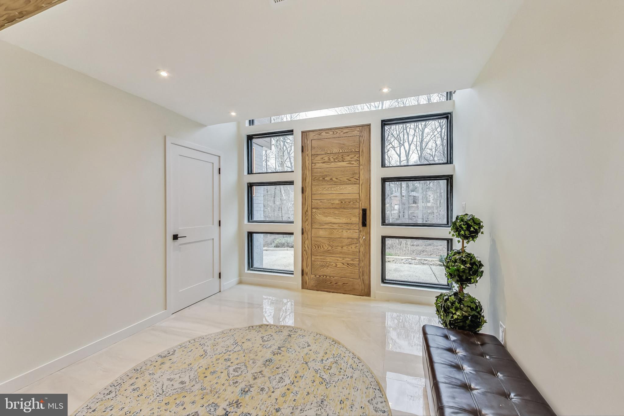 Real estate listing preview #6