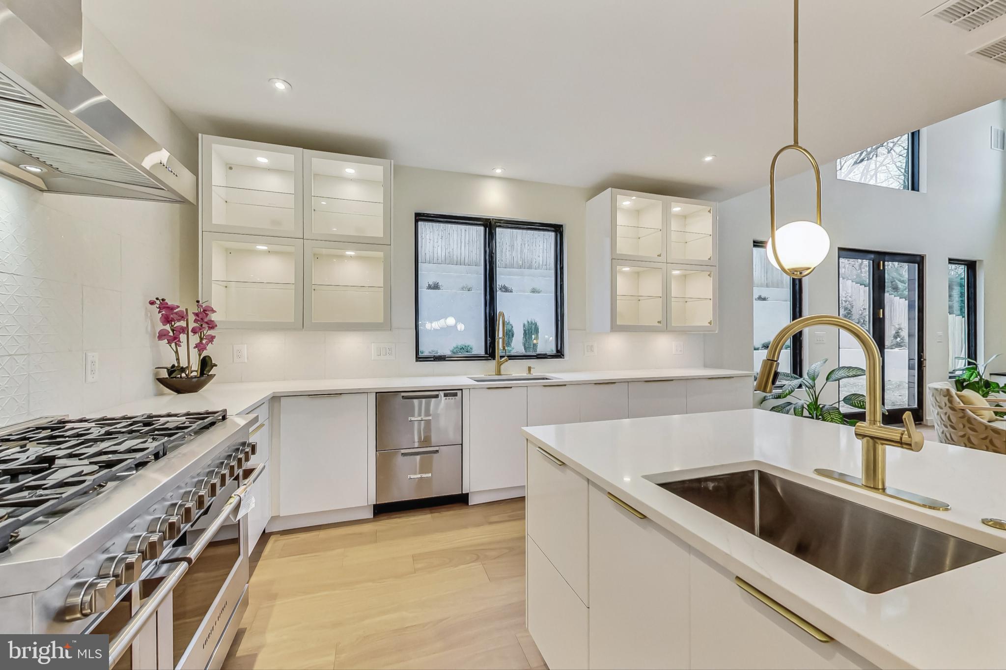 Real estate listing preview #15