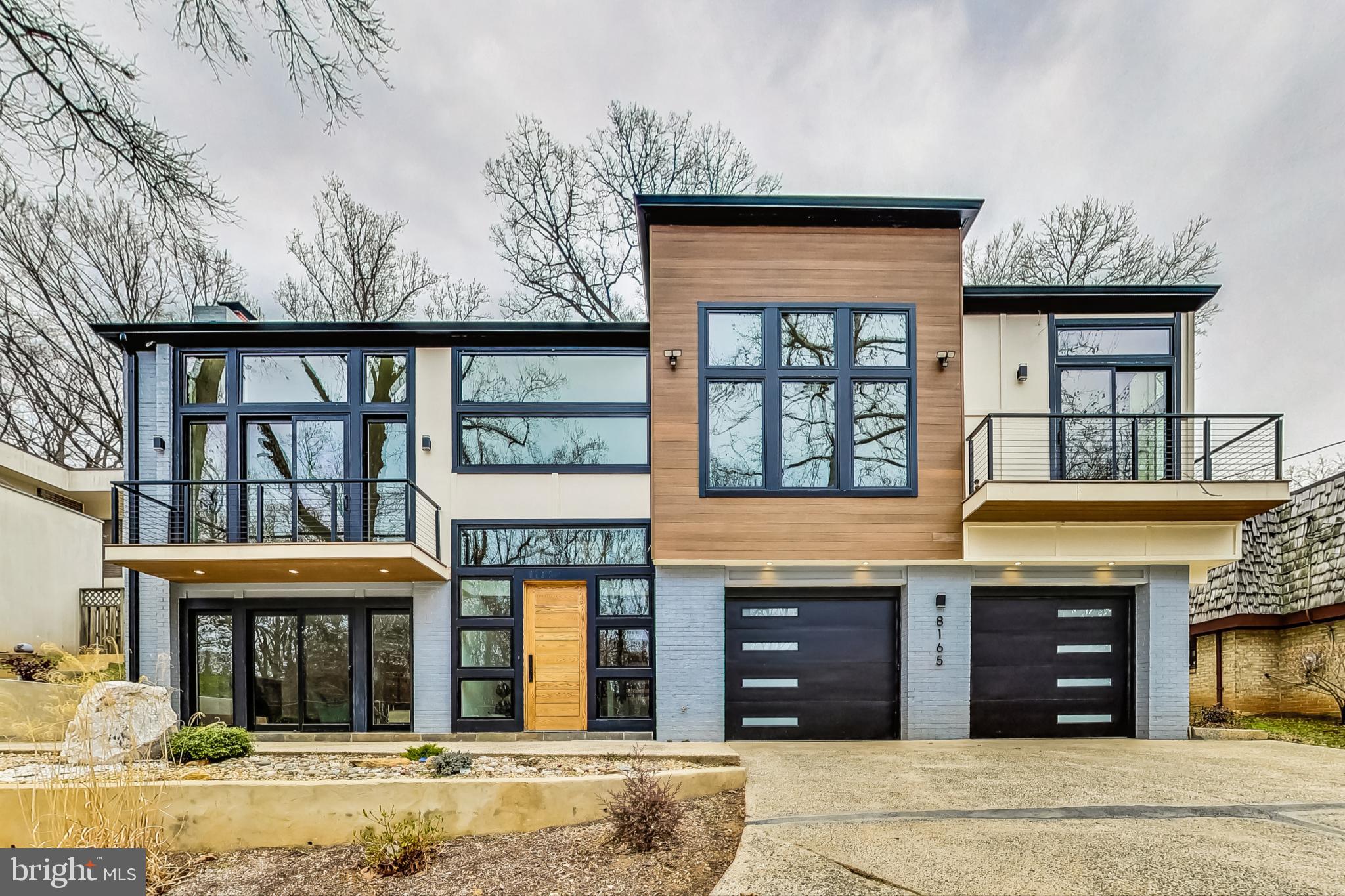 Real estate listing preview #2