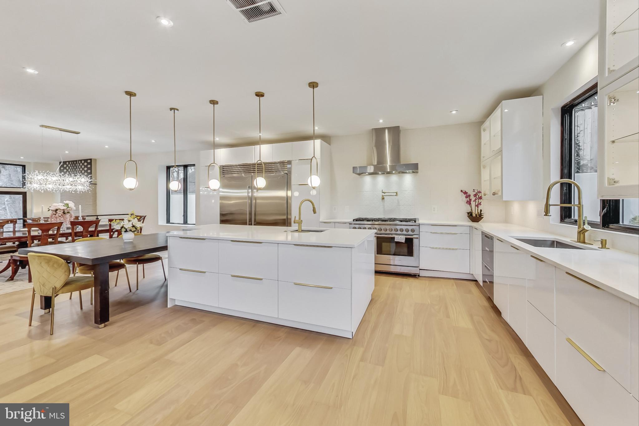 Real estate listing preview #13