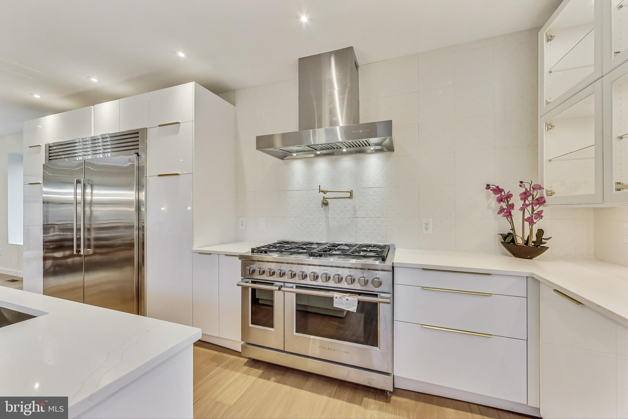 Real estate listing preview #14