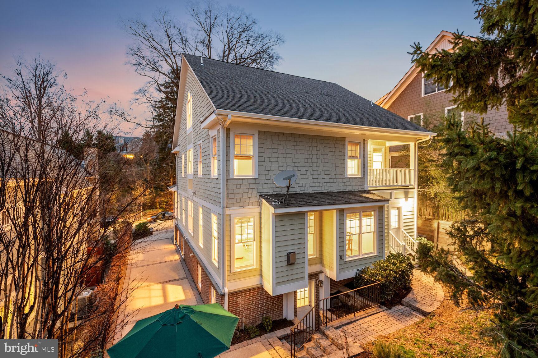 Real estate listing preview #3