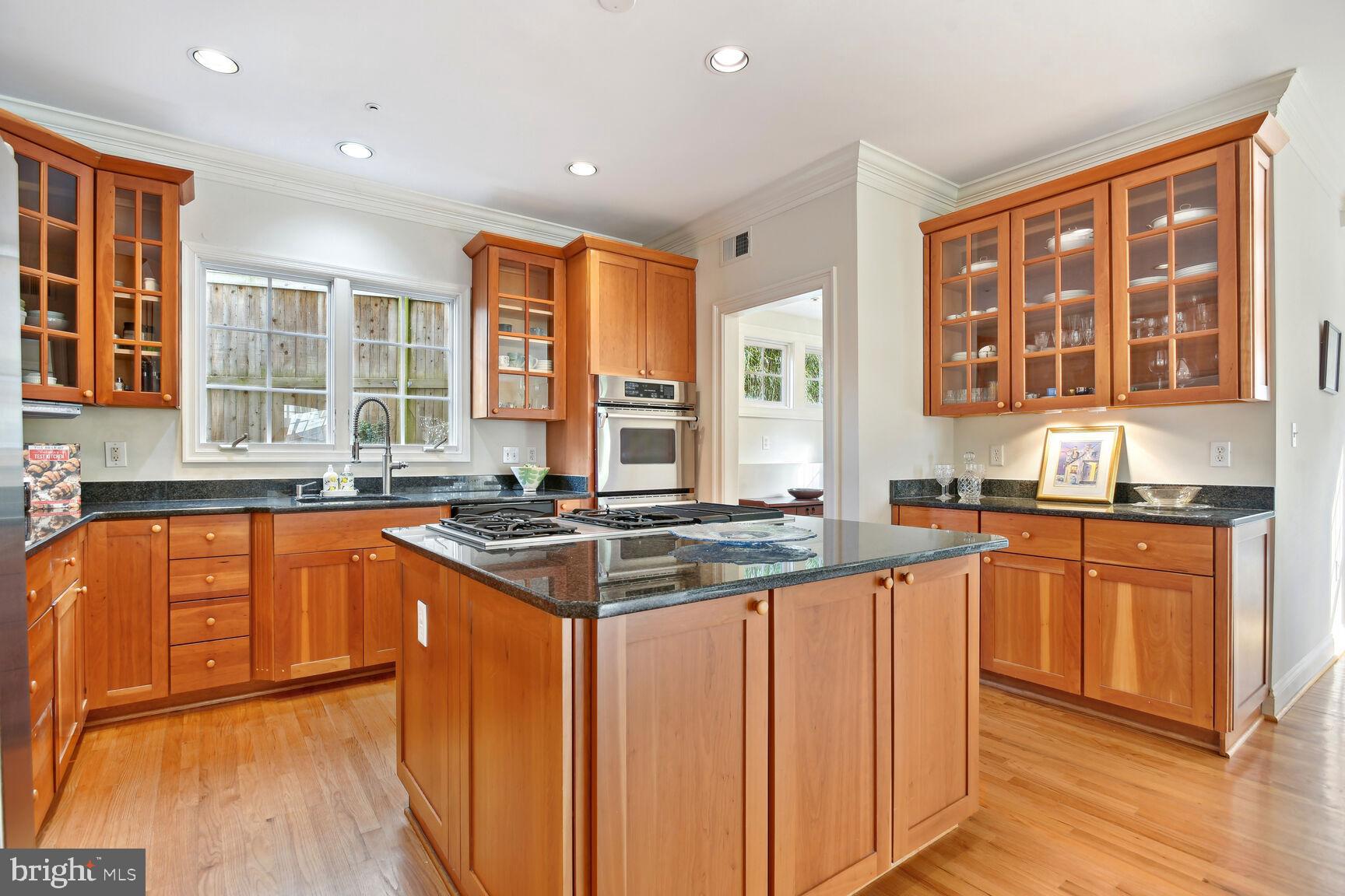 Real estate listing preview #18