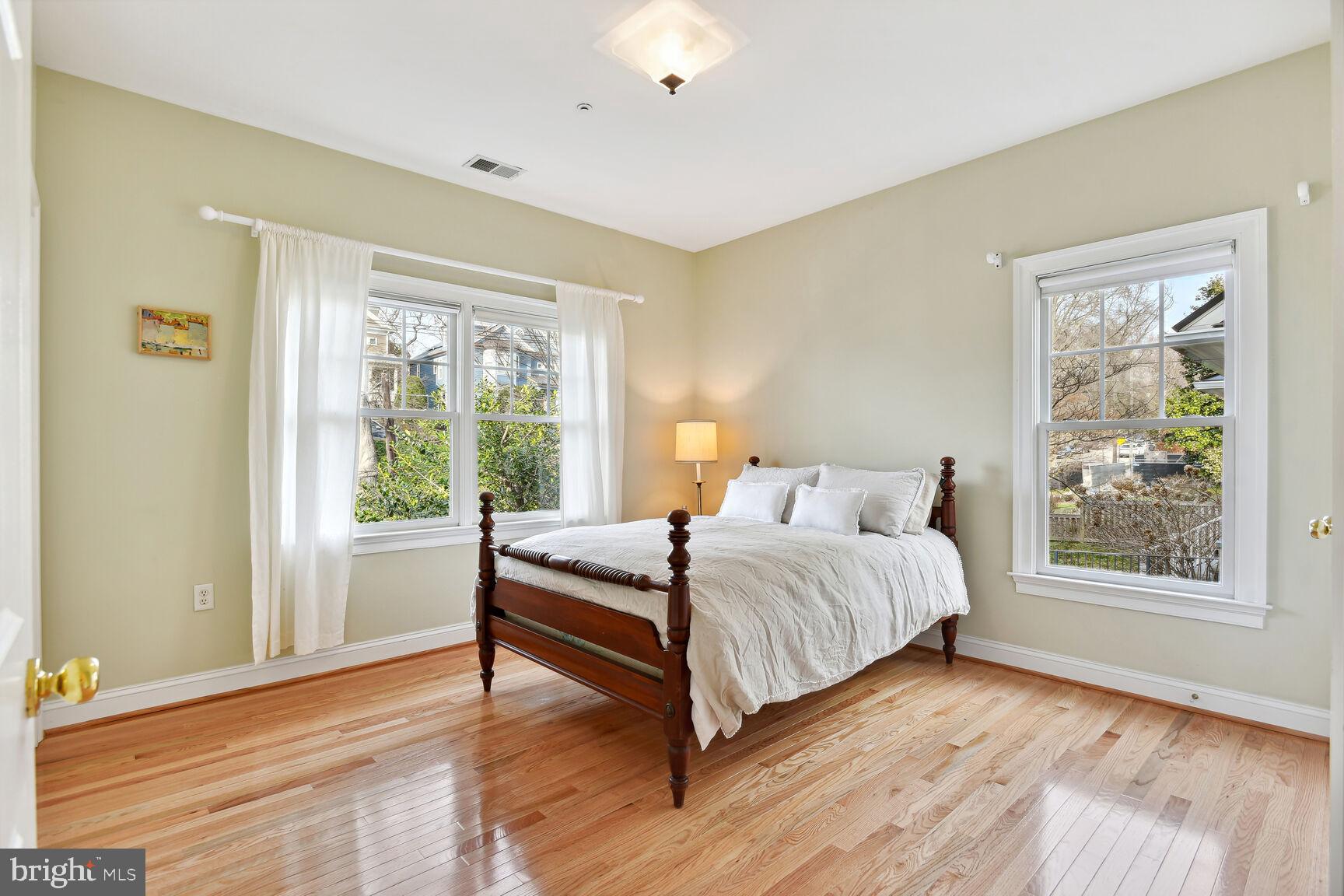 Real estate listing preview #33