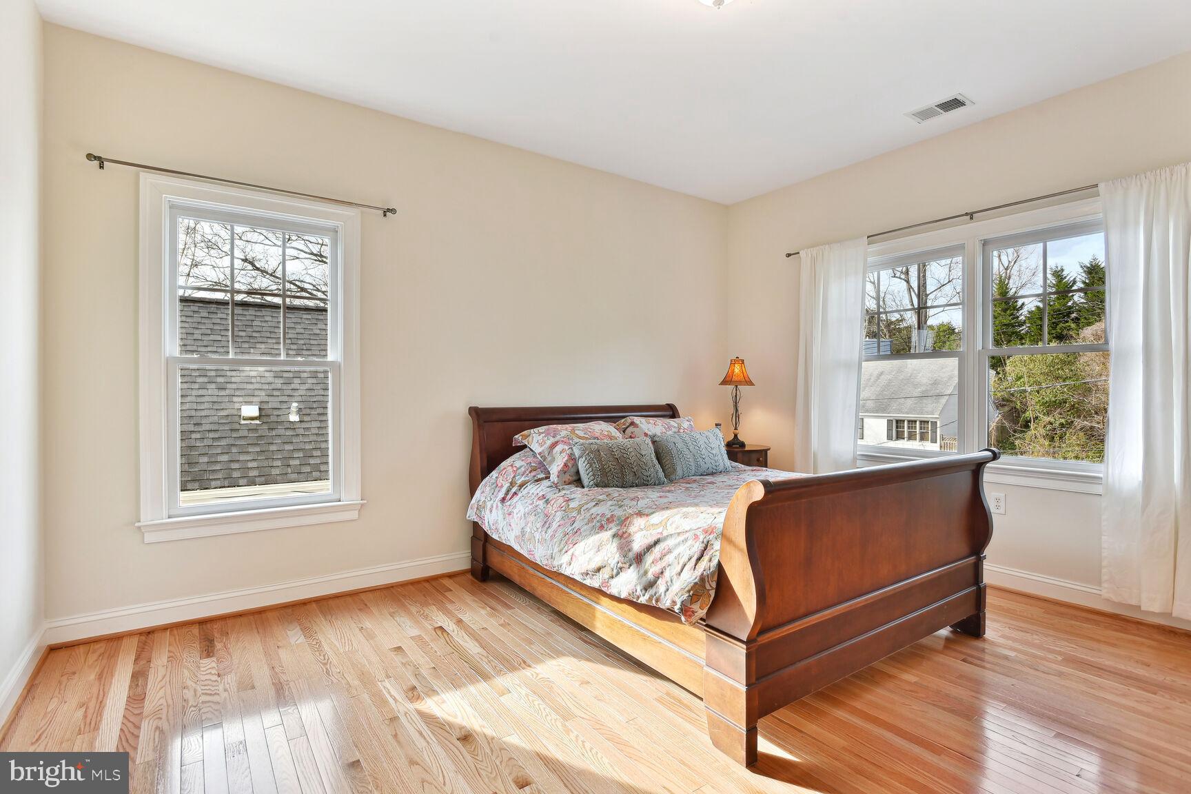 Real estate listing preview #34