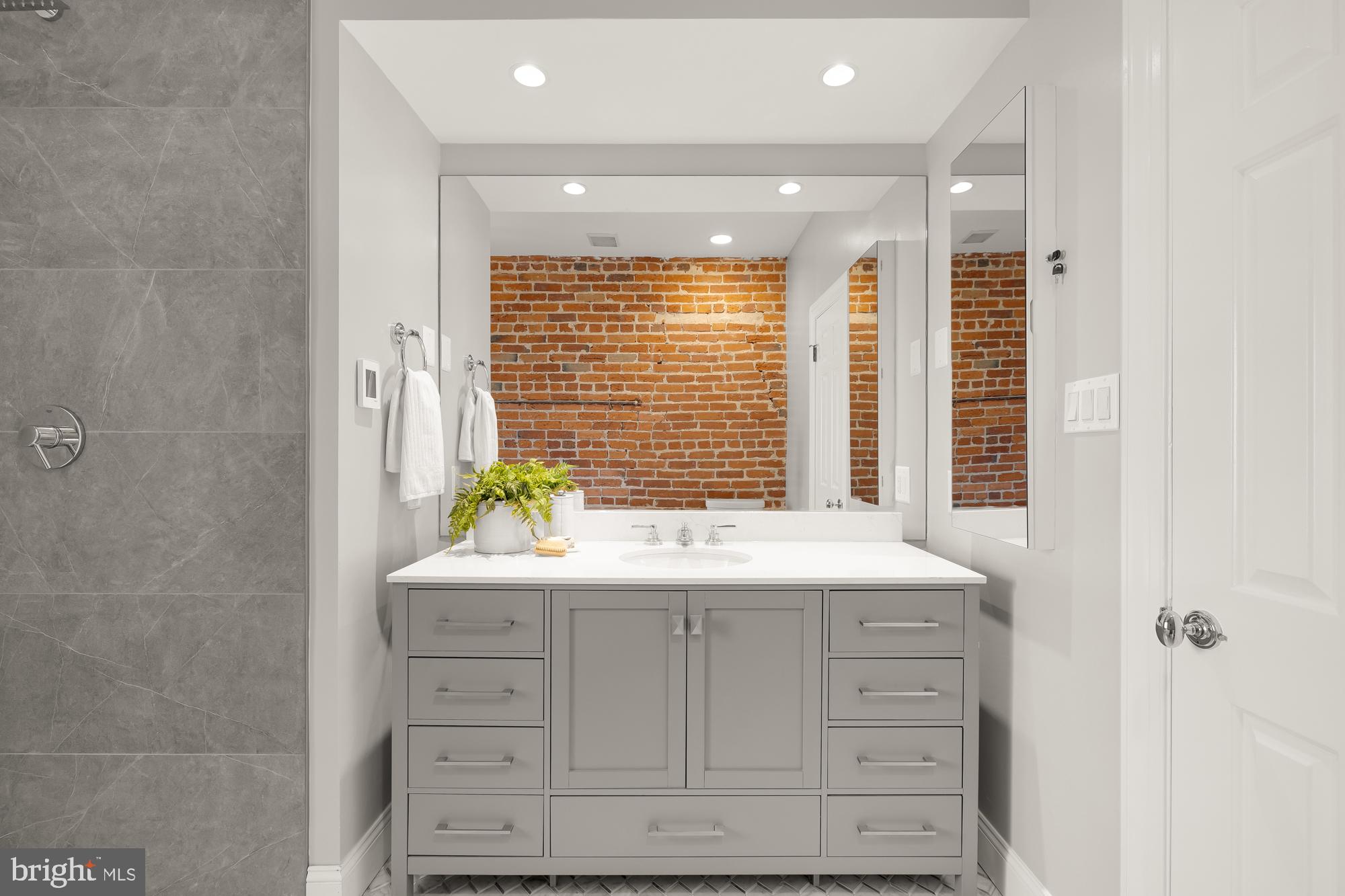 Real estate listing preview #29