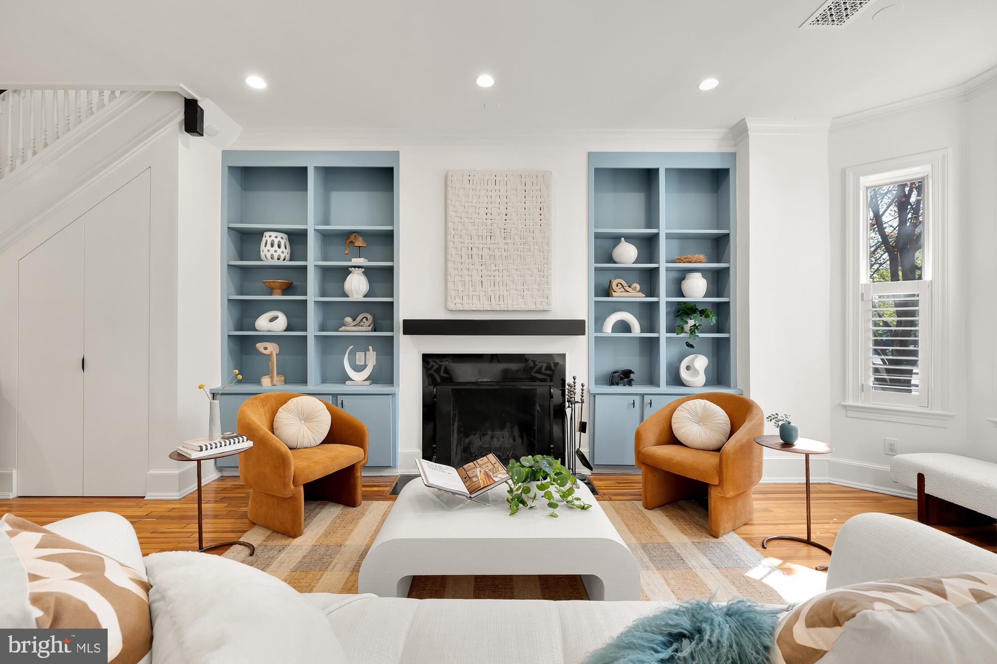 Real estate listing preview #6