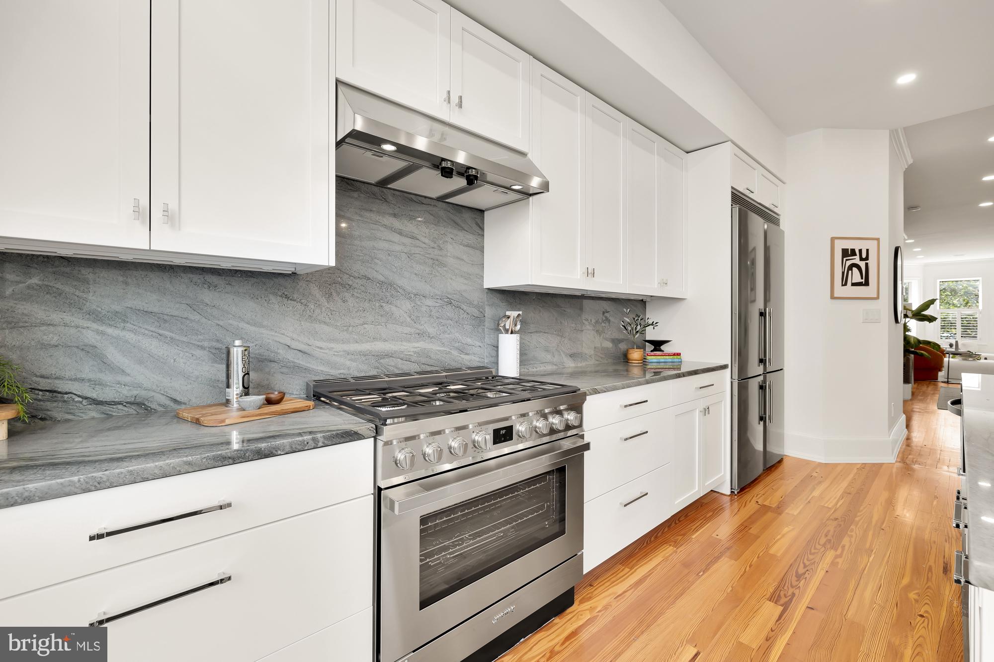 Real estate listing preview #16