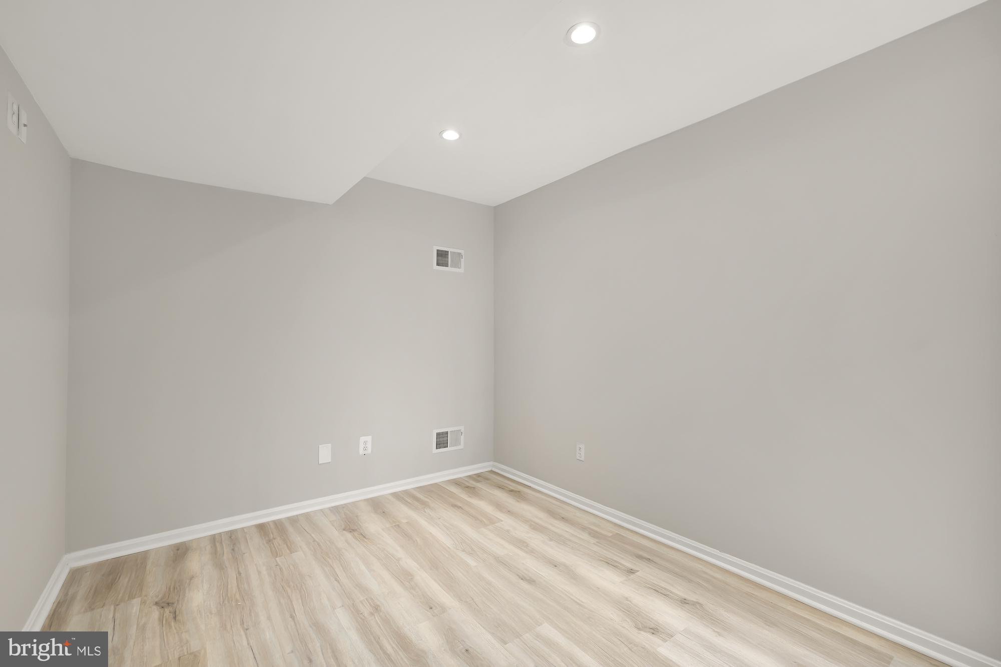 Real estate listing preview #55