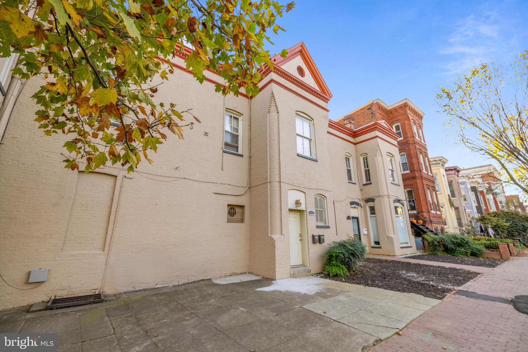 Real estate listing preview #1