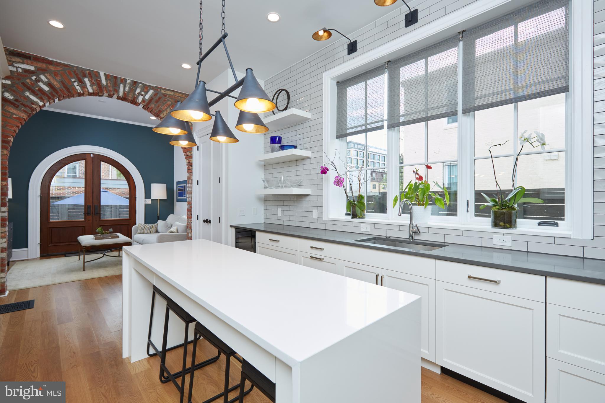 Real estate listing preview #8