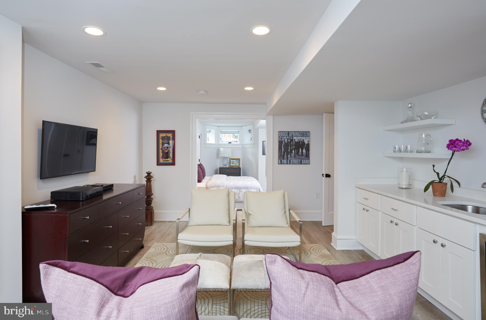 Real estate listing preview #24